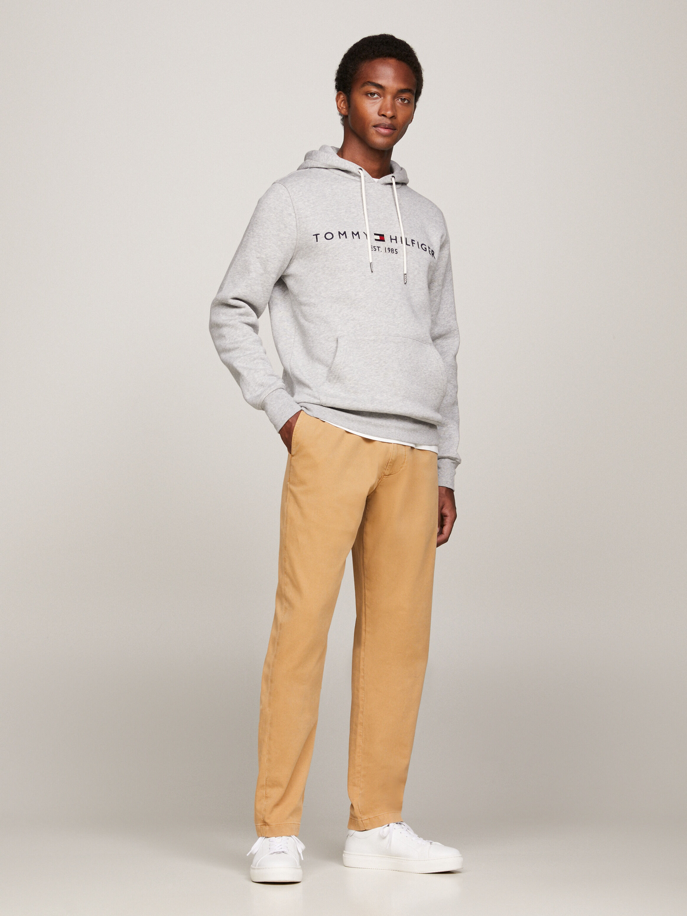Tommy essential logo hoodie clearance