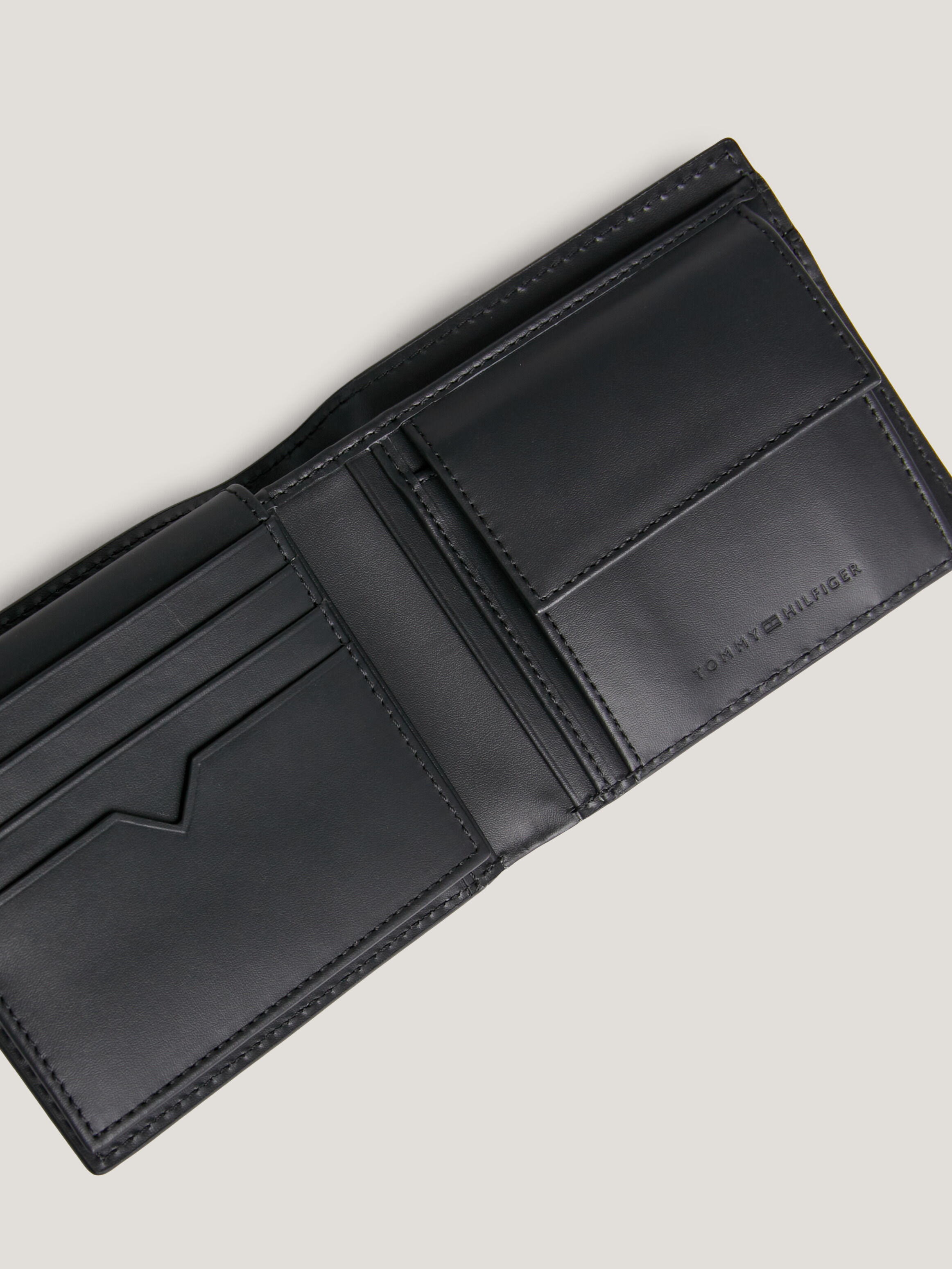 Tommy hilfiger wallet price outlet