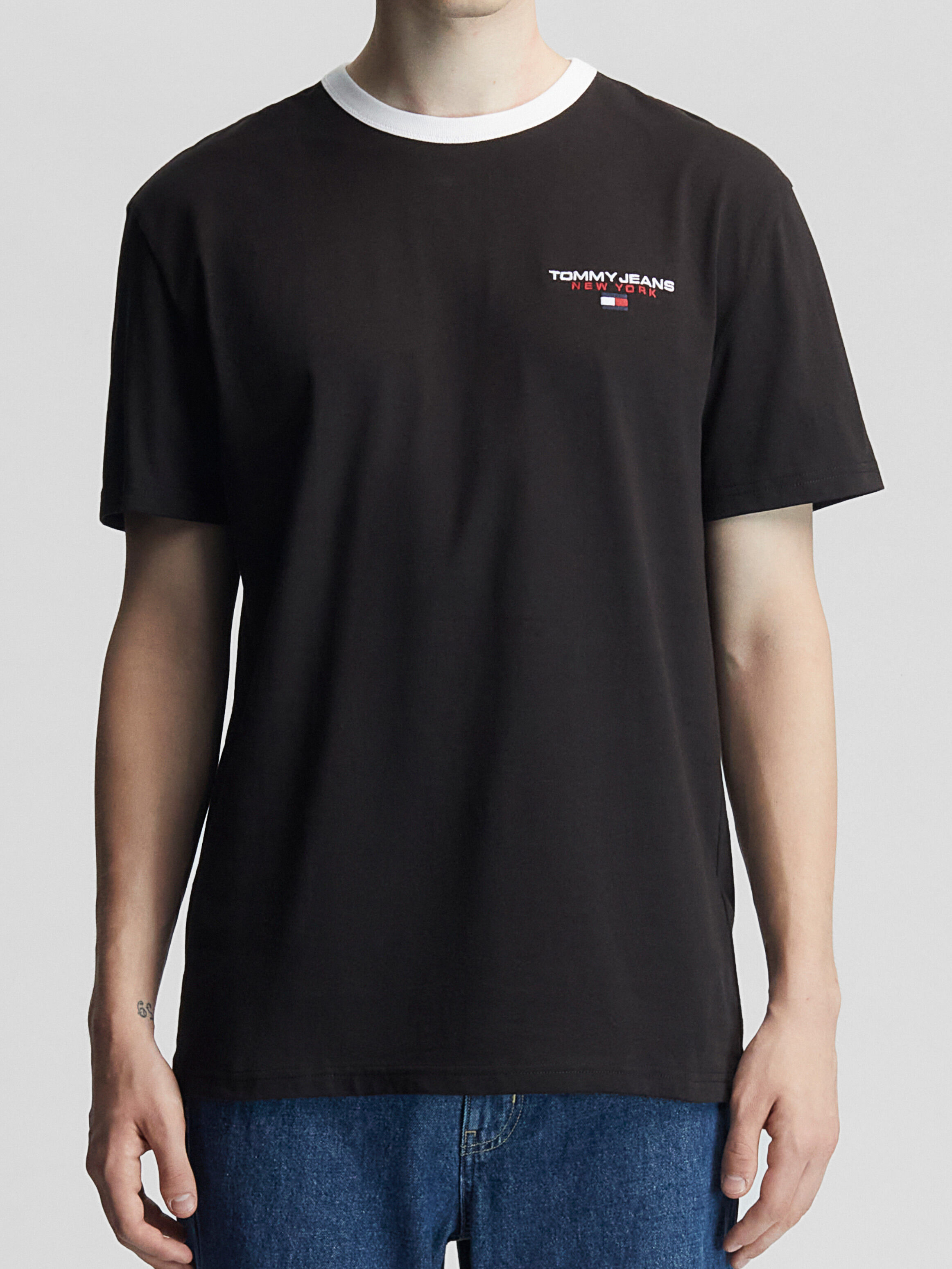 Tommy jeans black t shirt outlet