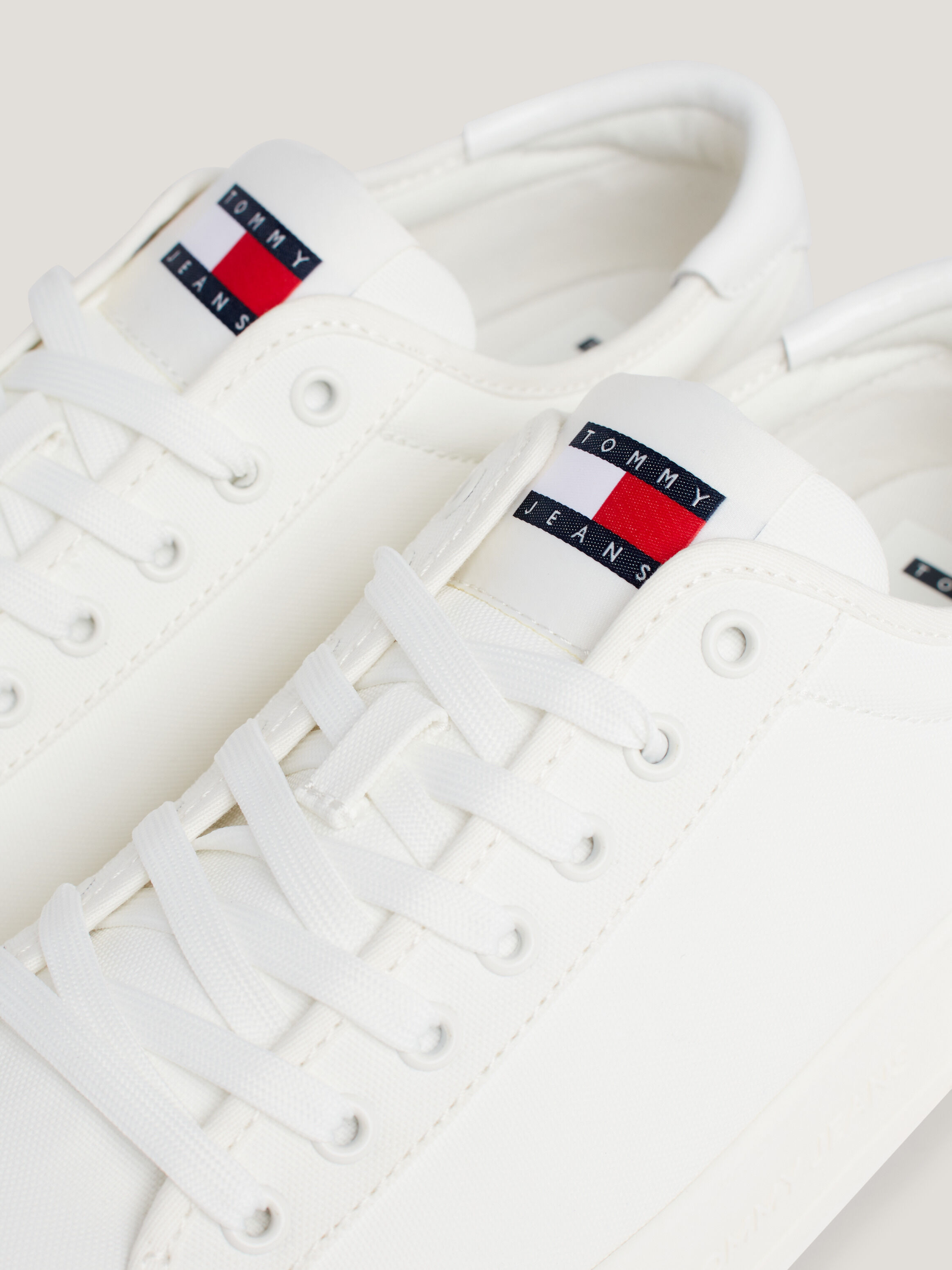 Tommy hilfiger white & navy flatform store flag sneaker trainers