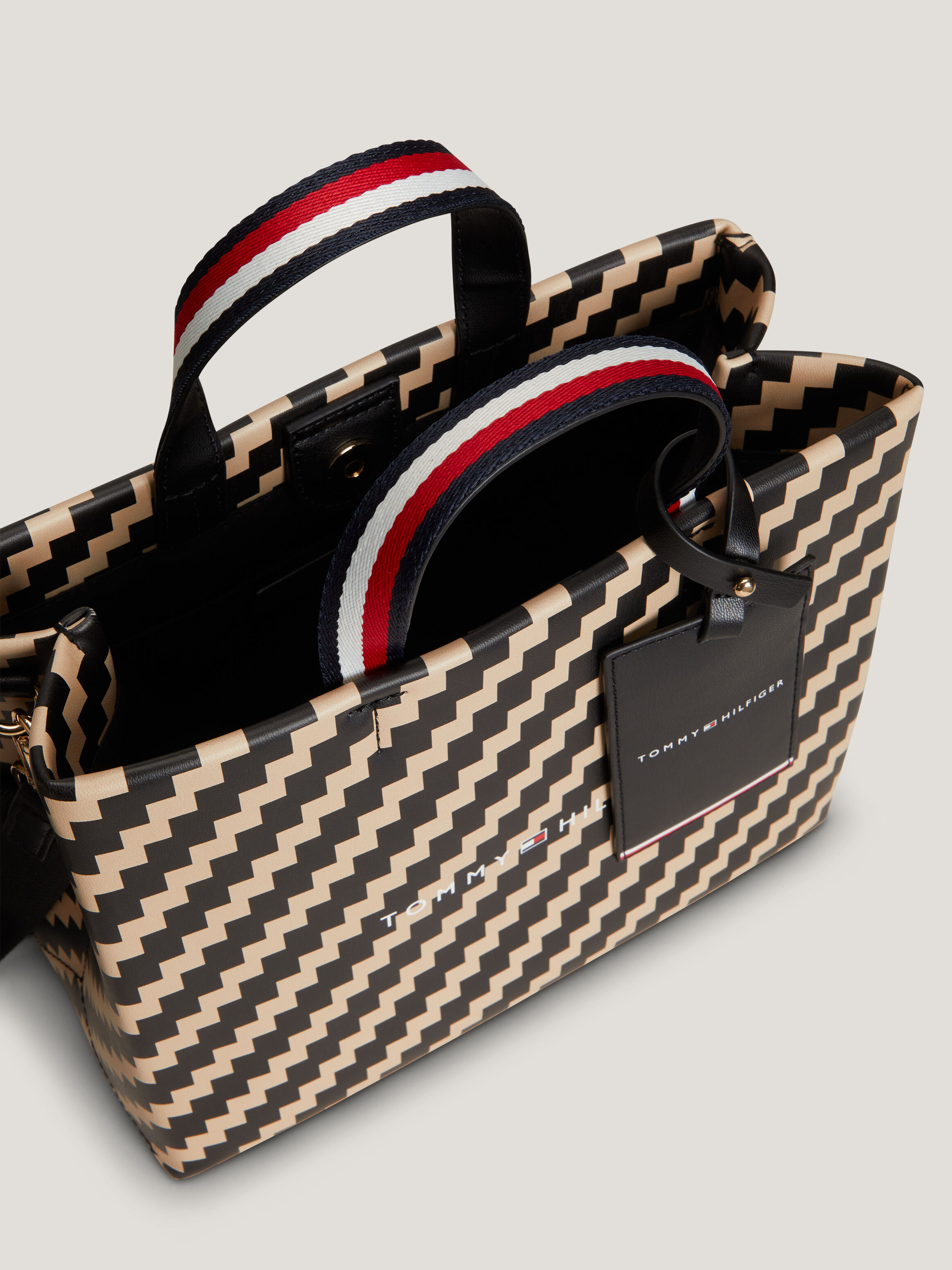 Tommy hilfiger cheap saffiano bag
