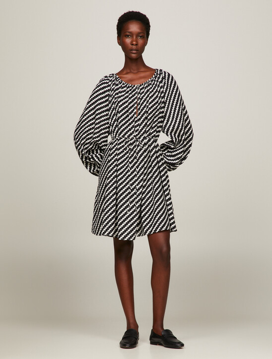 鋸齒狀印花寬鬆及膝洋裝