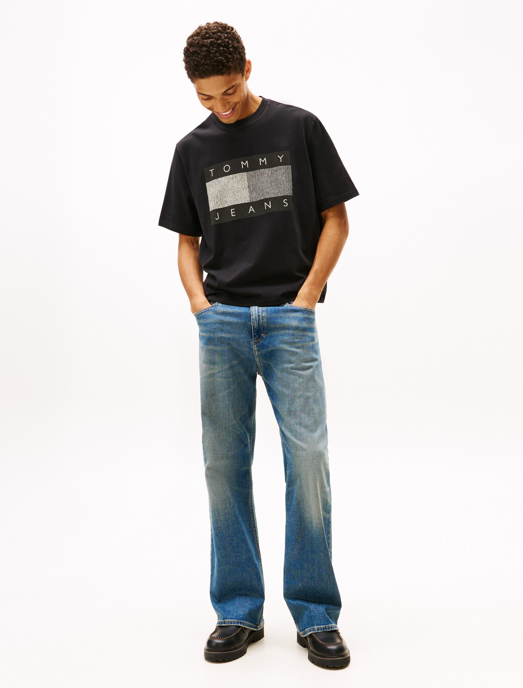 90s Tonal Flag Badge T-Shirt, Black, hi-res