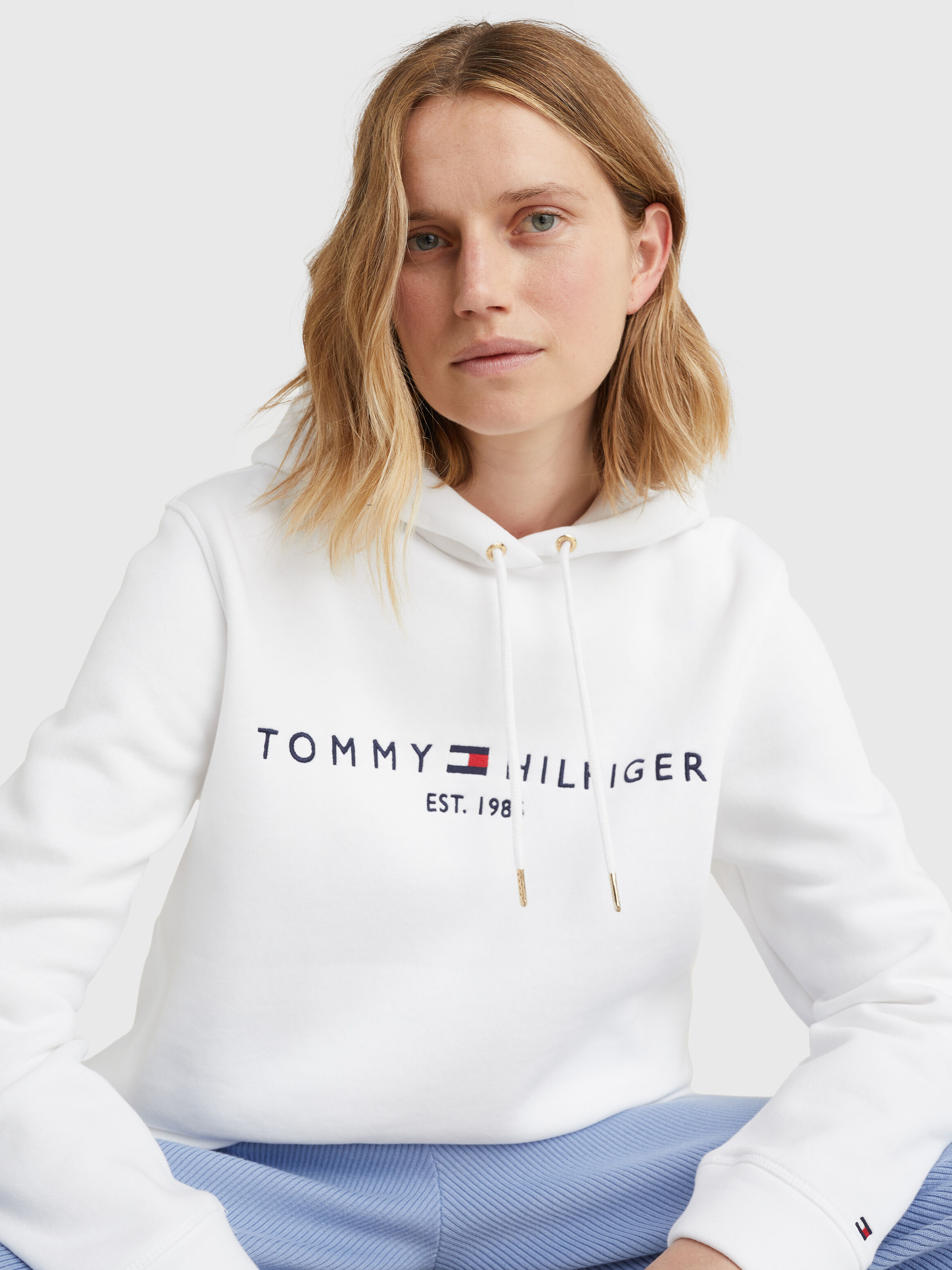 Tommy hilfiger white logo hoodie outlet