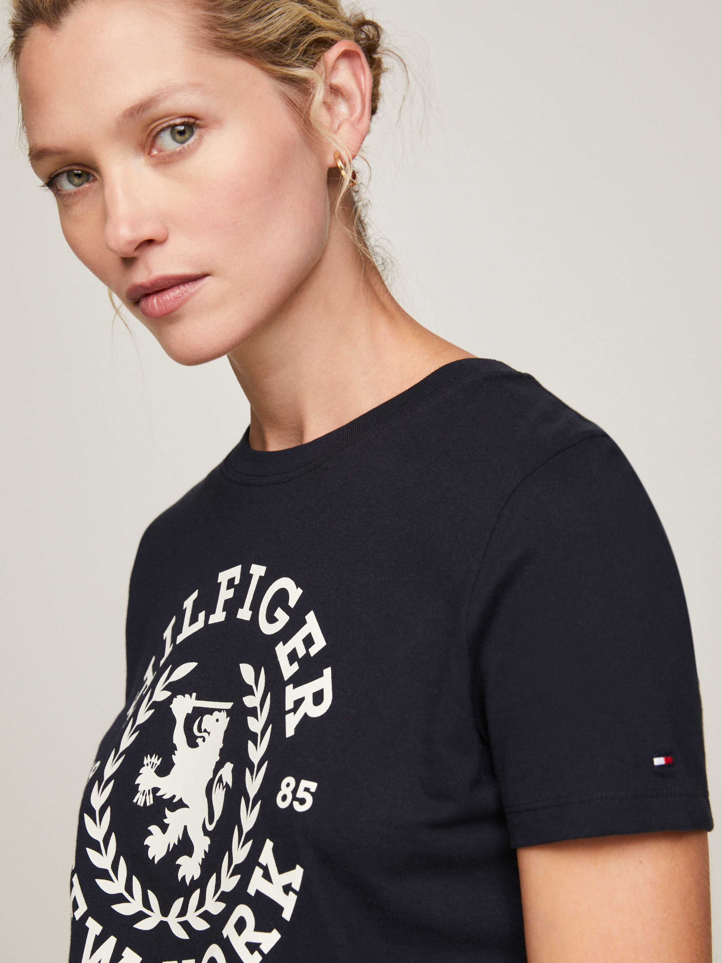 Crew Neck Crest Embroidery T Shirt