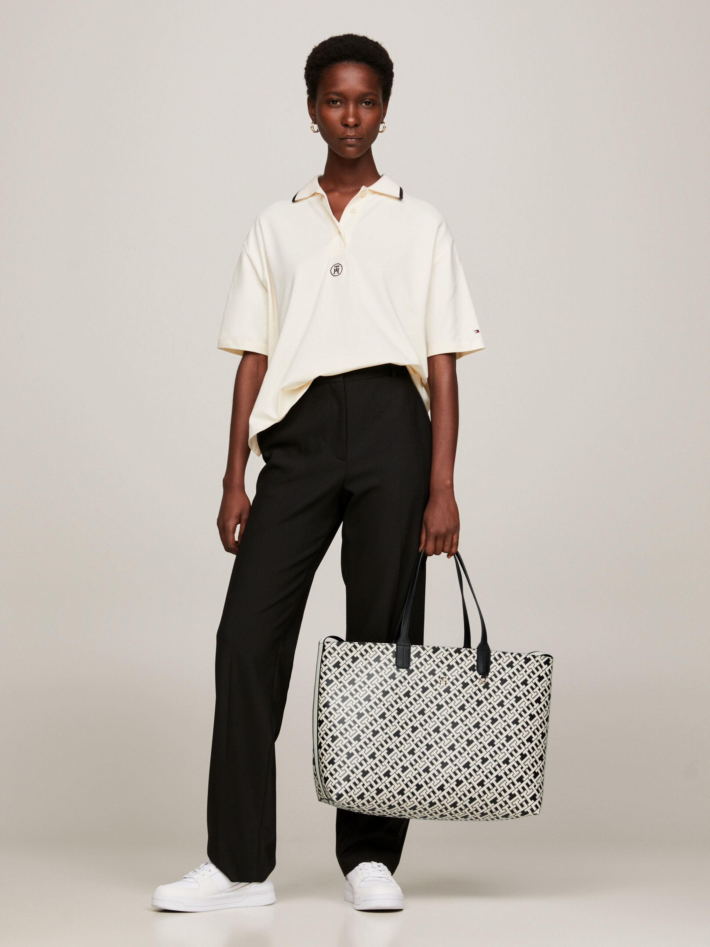 Iconic TH Monogram Tote black Tommy Hilfiger Taiwan