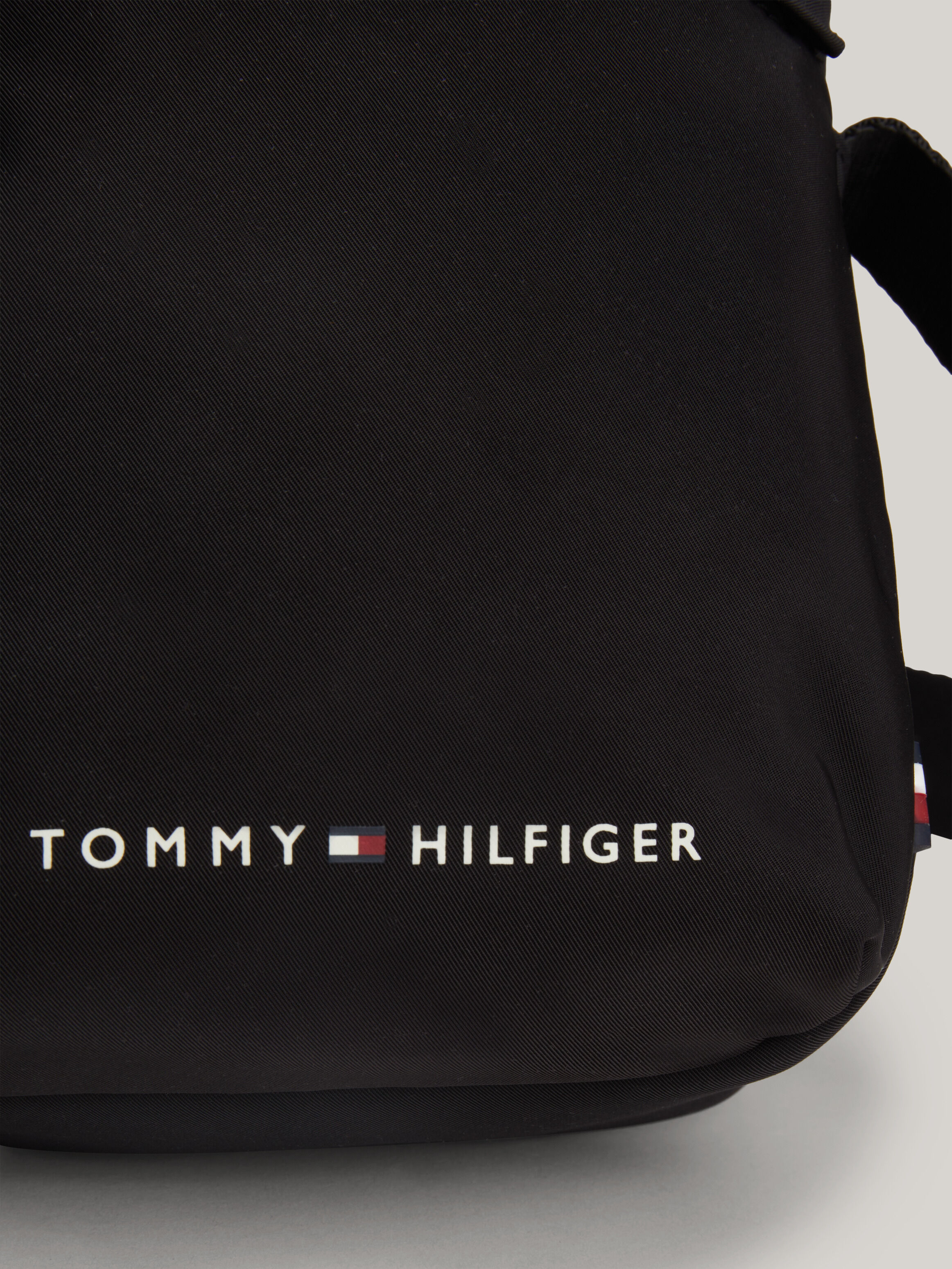 Tommy hilfiger sale side bag