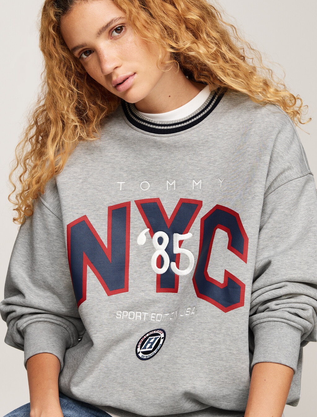Tommy Jeans x Game Day 運動衫, Lt Grey Htr, hi-res