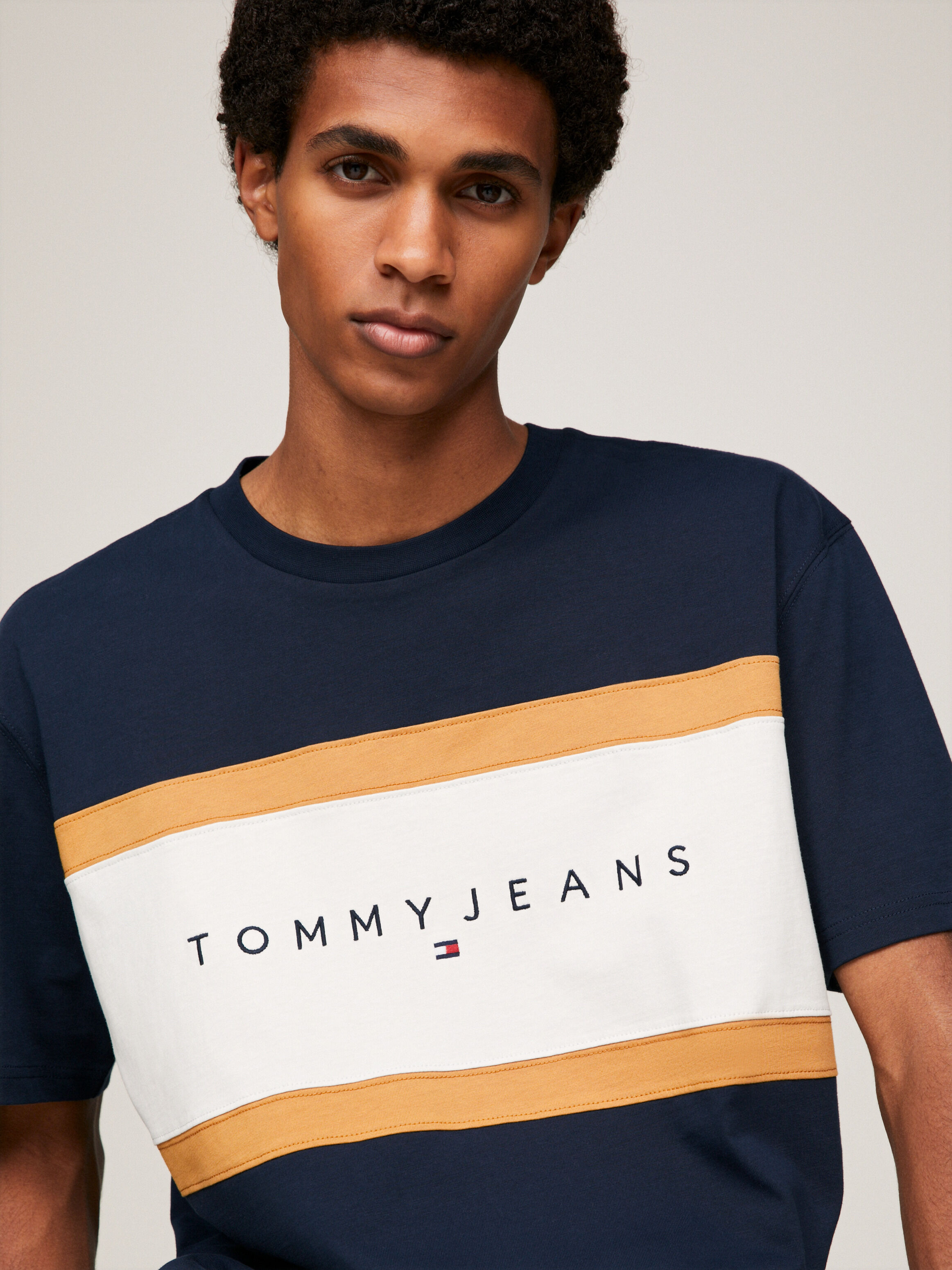 Mens tommy jeans t shirt shop