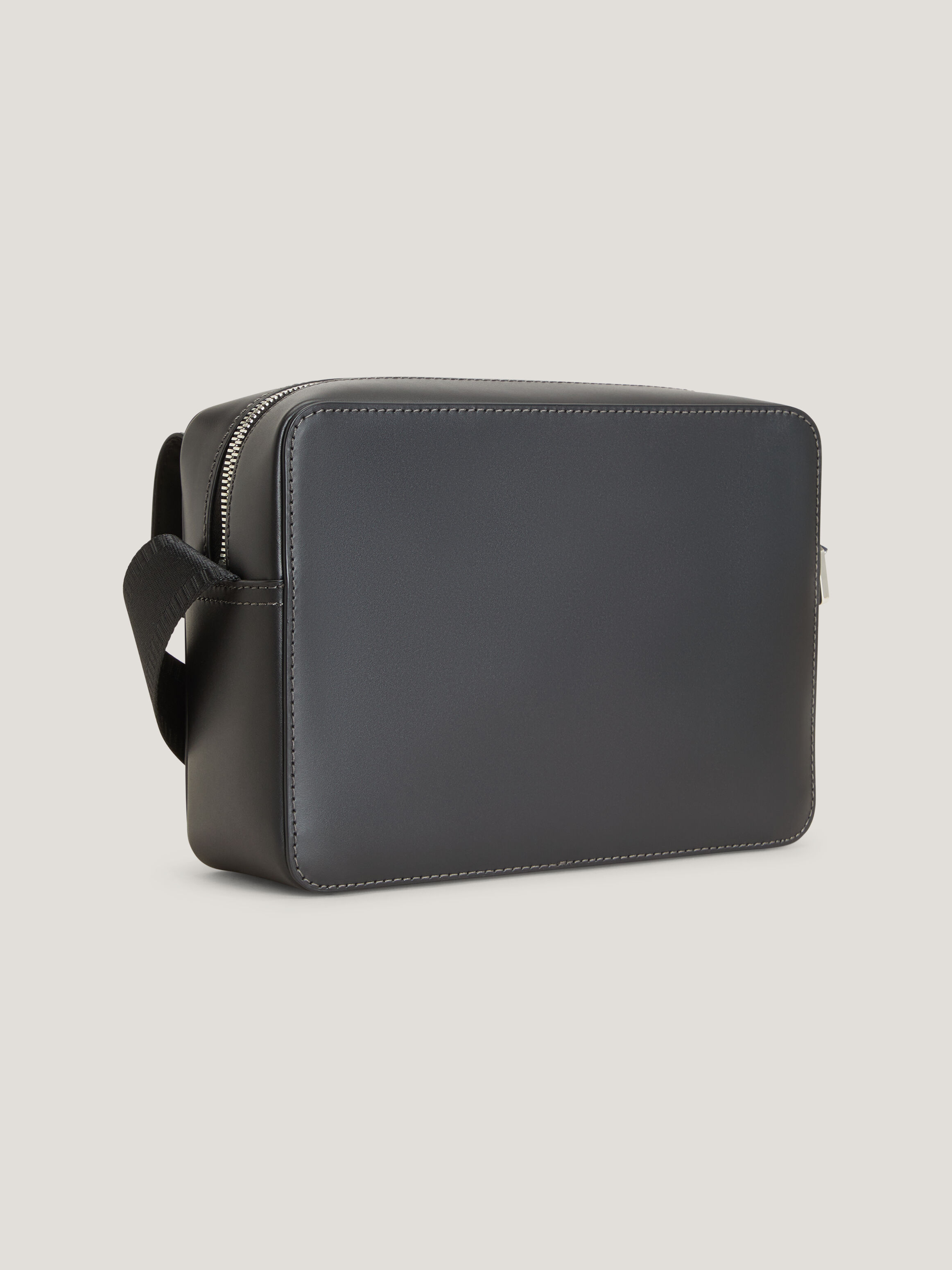 Tommy hilfiger shop men's handbags