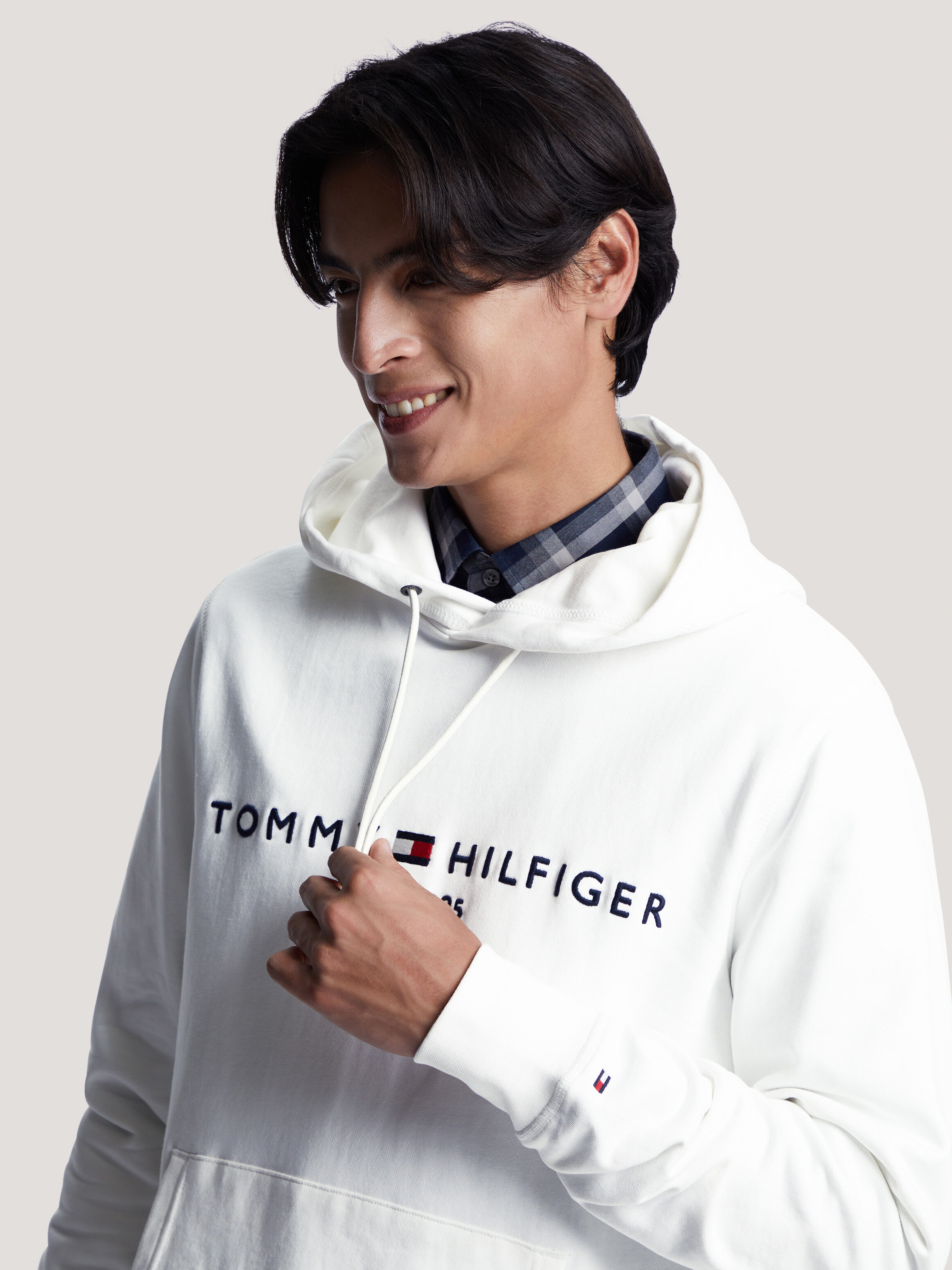 Tommy jeans embroidered logo hoodie outlet