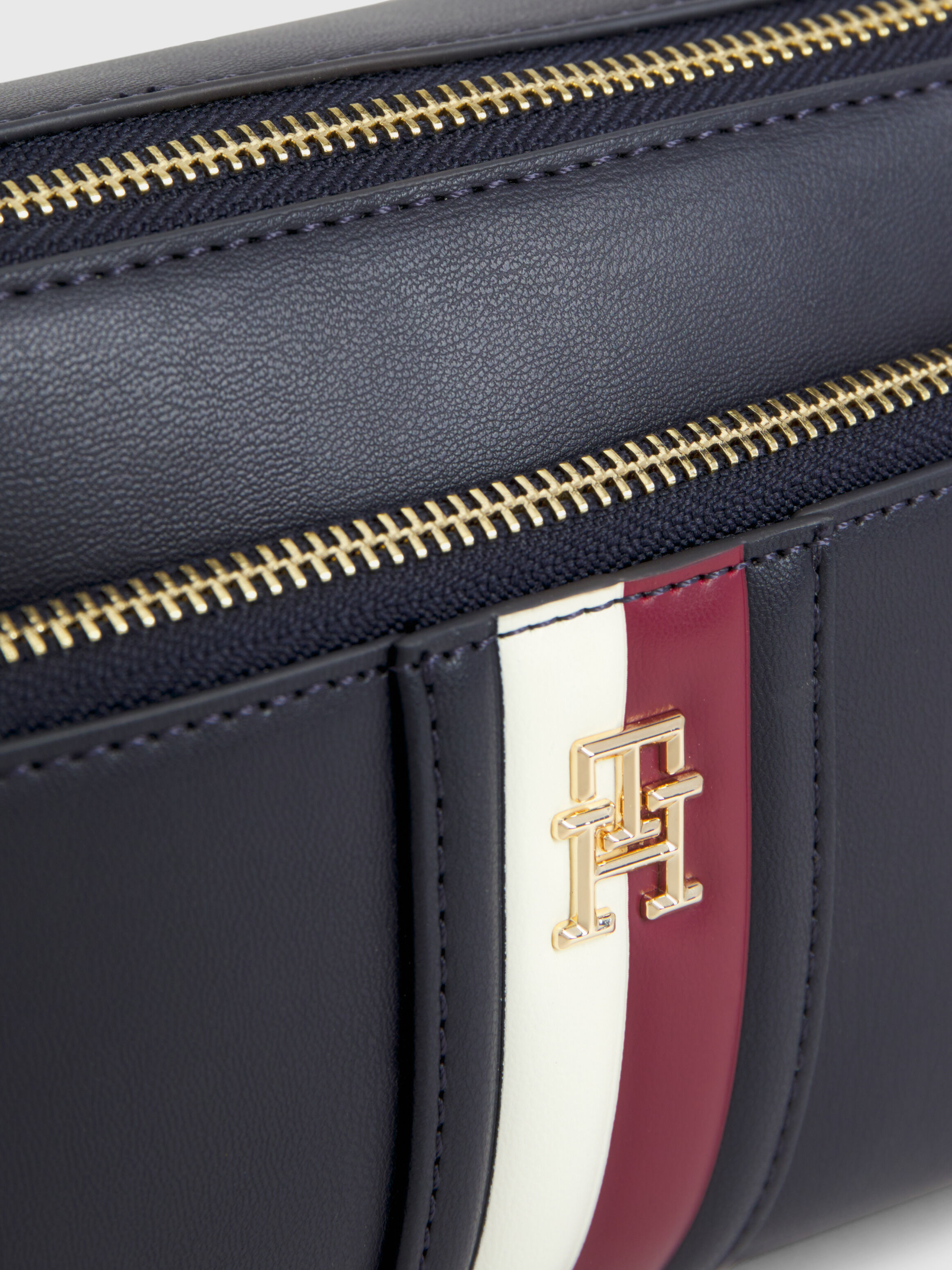 Iconic Signature Tape Camera Bag Tommy Hilfiger Taiwan