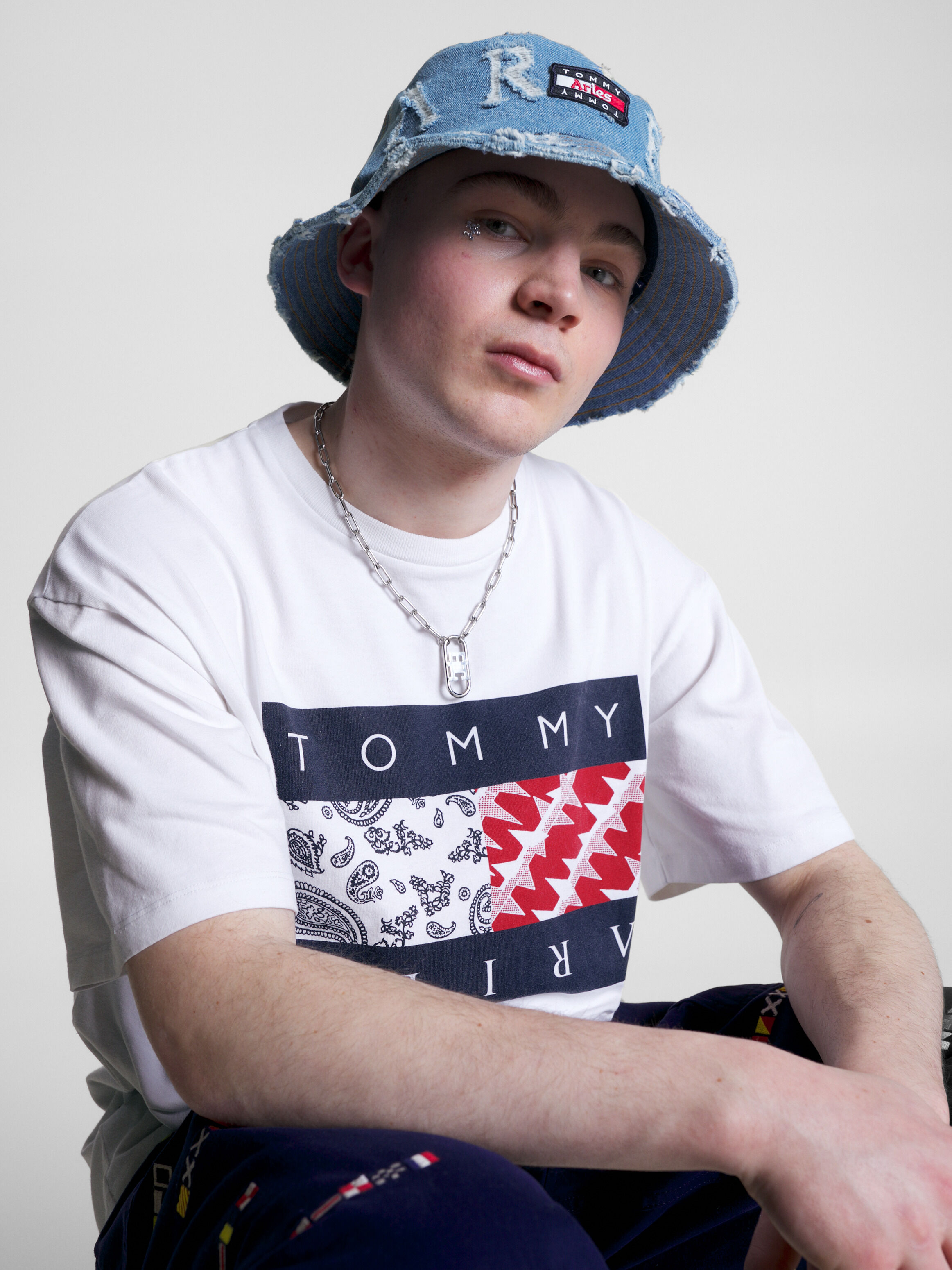 Tommy hilfiger denim bucket hat online
