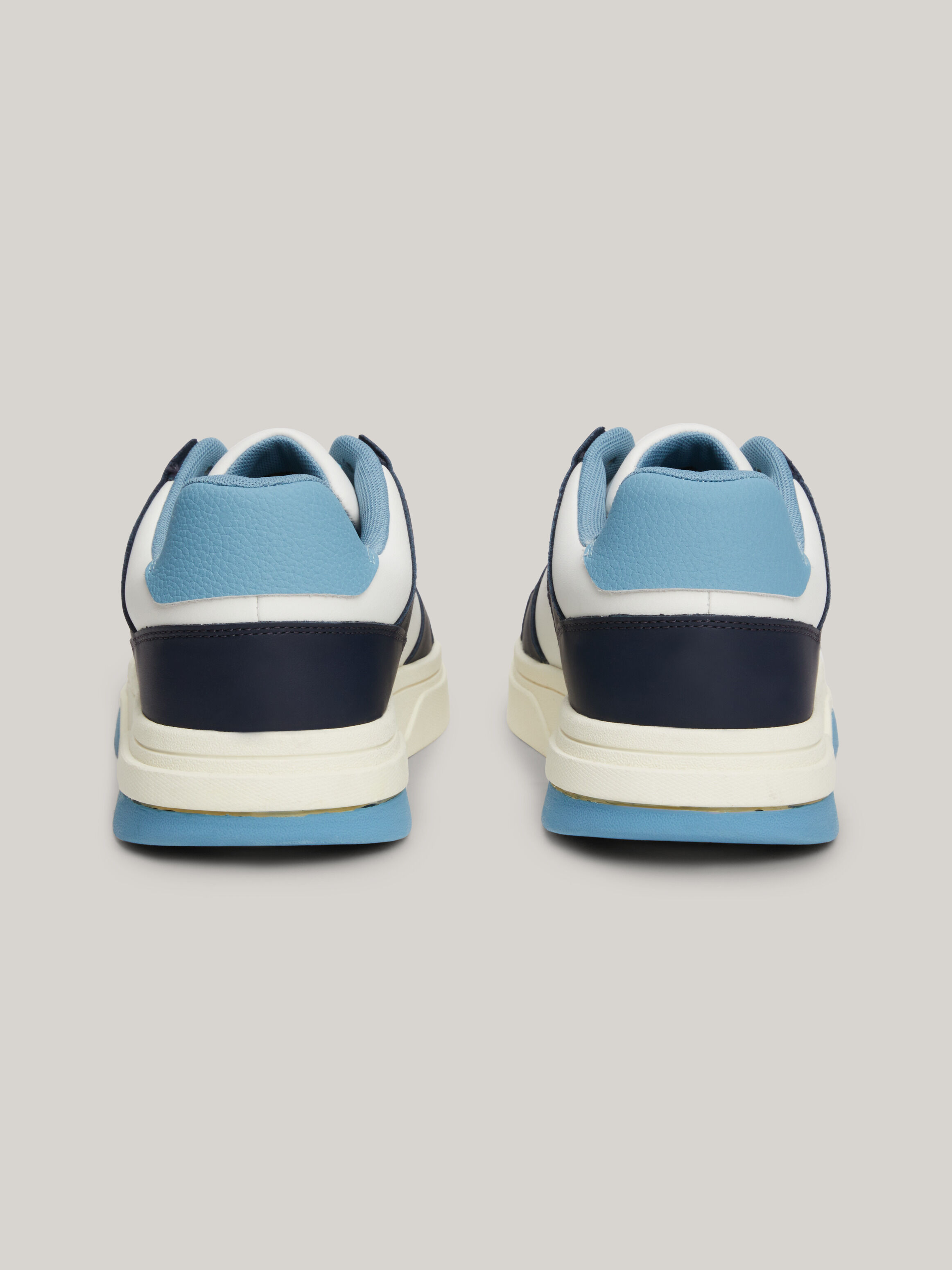 Tommy hilfiger cheap men's sparks sneakers