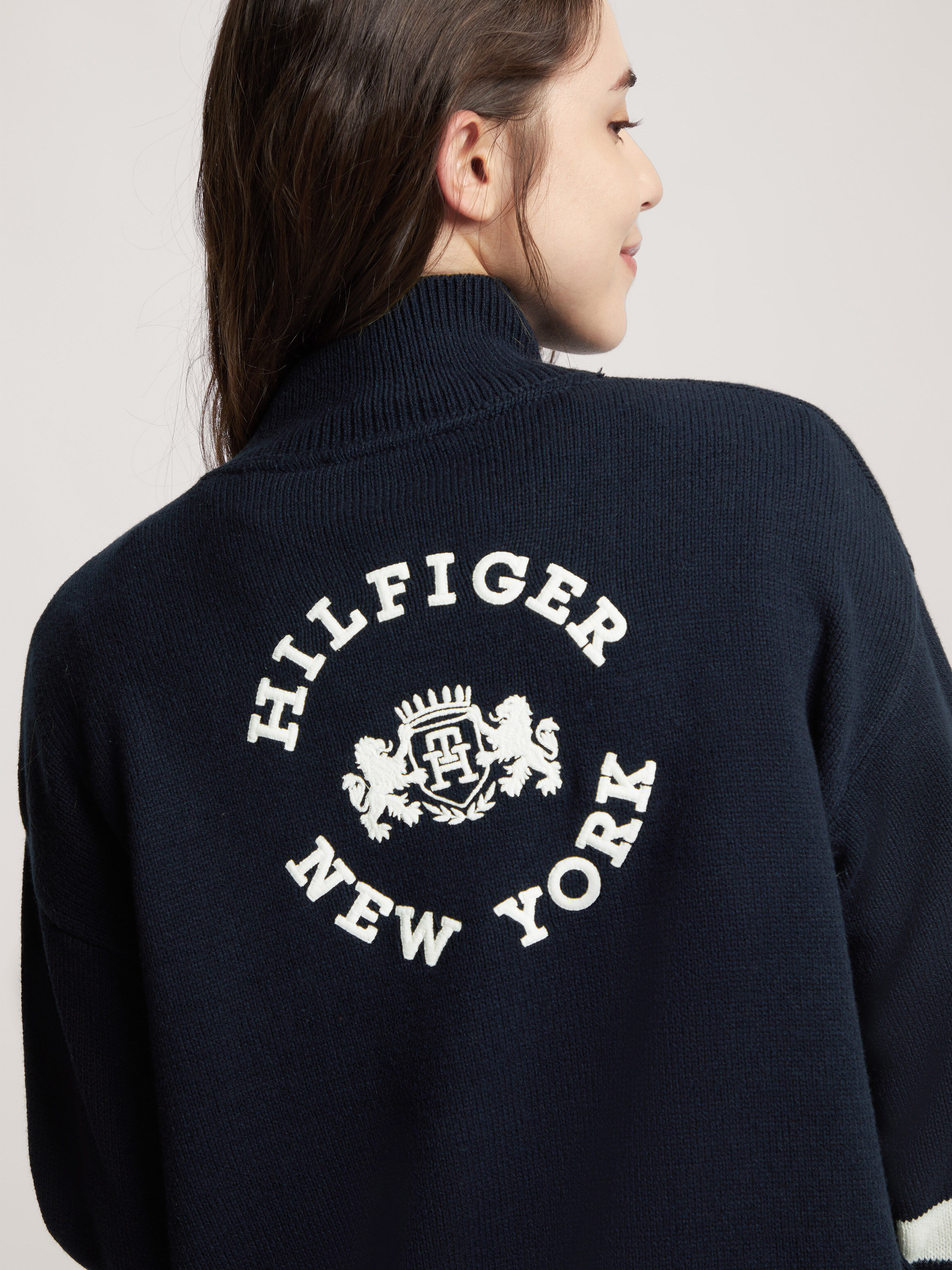 Tommy hilfiger mock neck cropped hotsell sweatshirt