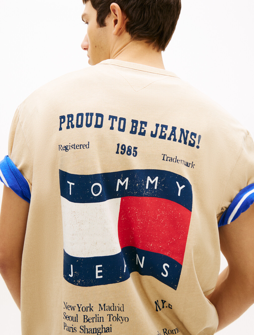 90s Waving Flag T-Shirt, Gentle Gold, hi-res