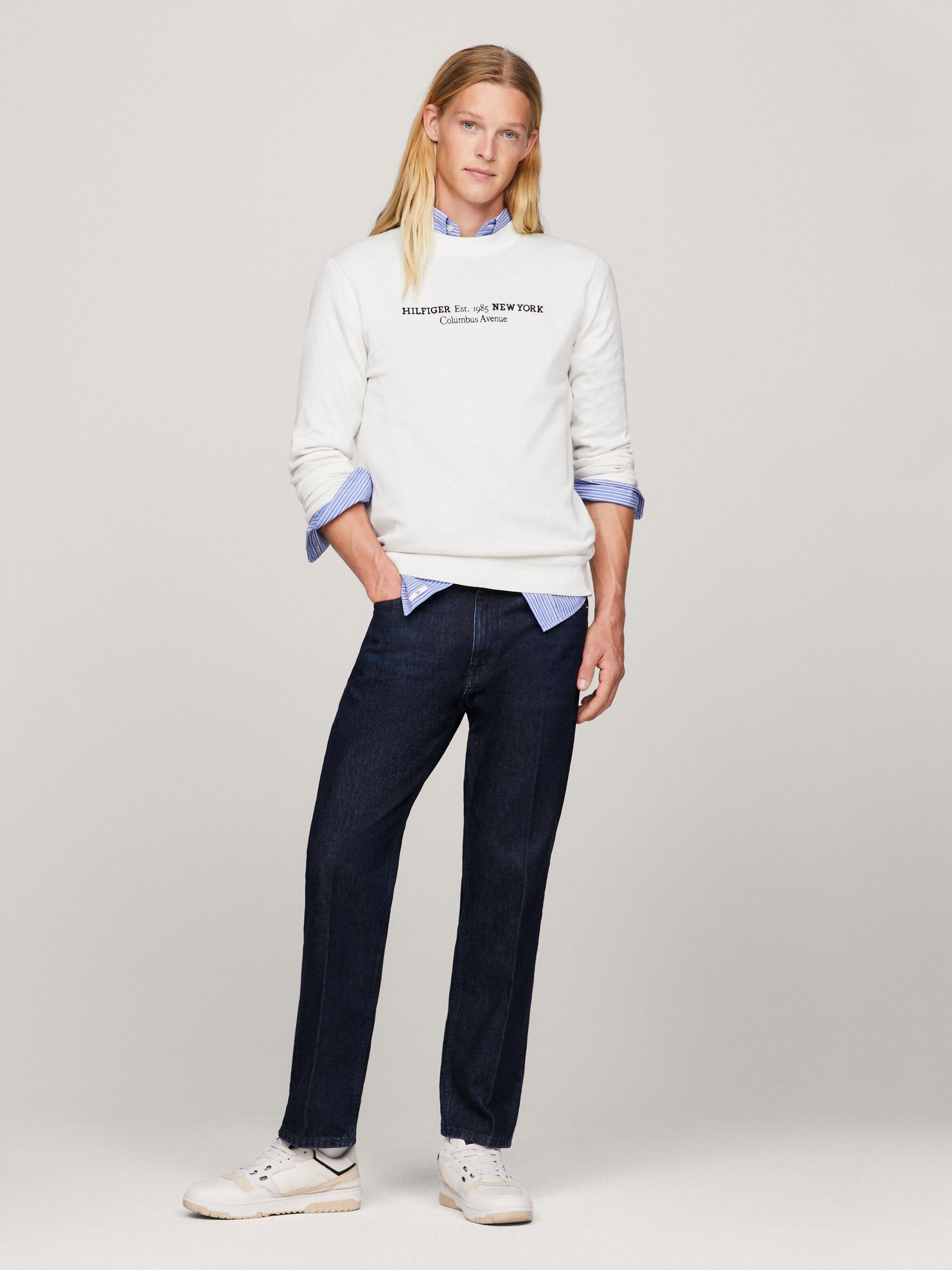 Tommy jeans logo jumper sales