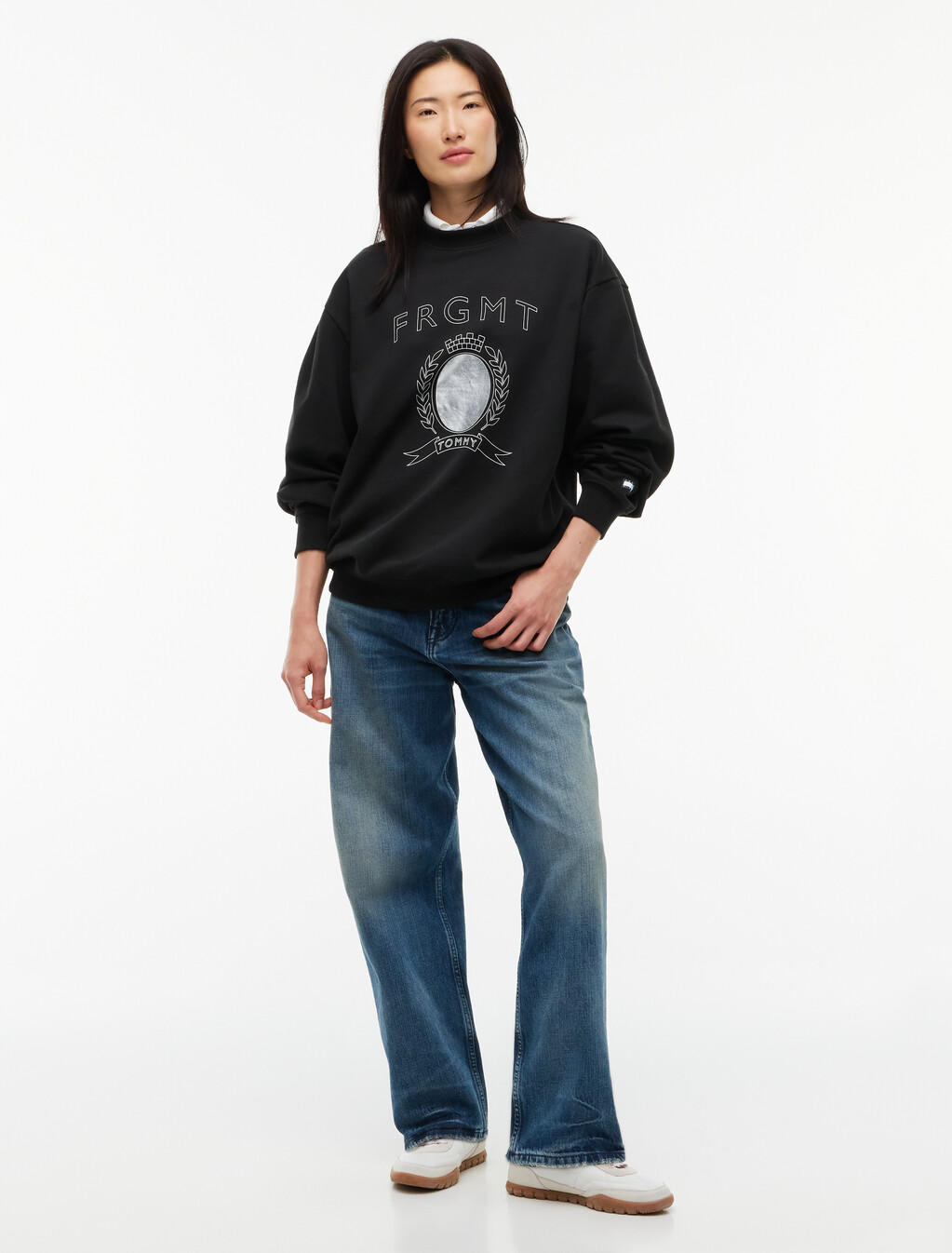 Crest Logo Crew Neck Sweatshirt, Black, hi-res
