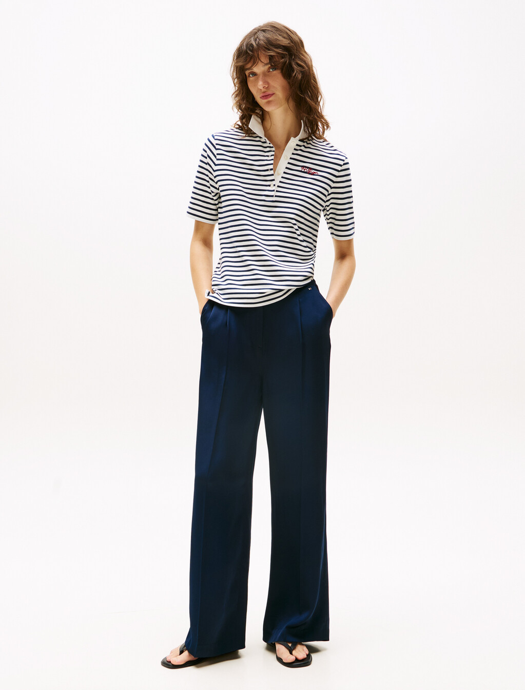 SCRPT RG FT S/S PLIvry Ptl/ Drk N, Ivory Petal/ Dark N Navy Placed Stp, hi-res