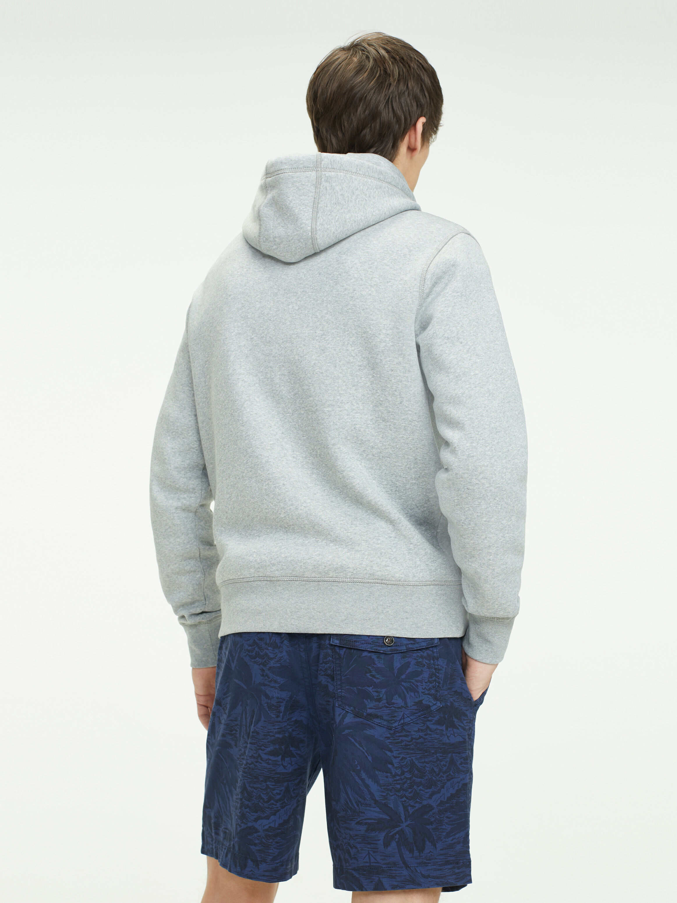 Tommy jeans essential hot sale logo hoodie