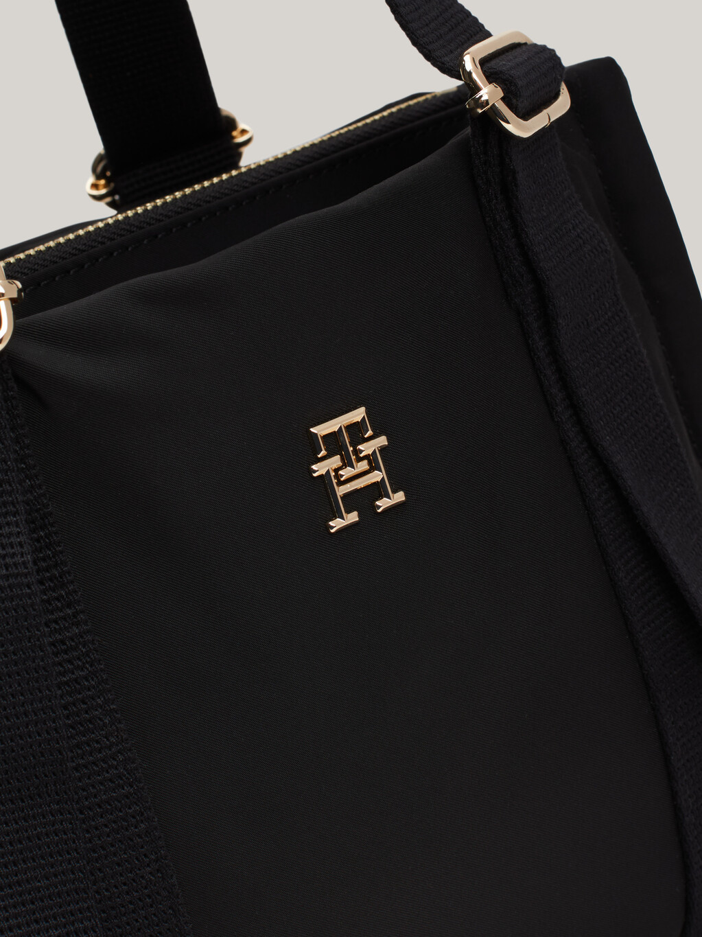 TH Monogram 托特包, Black, hi-res