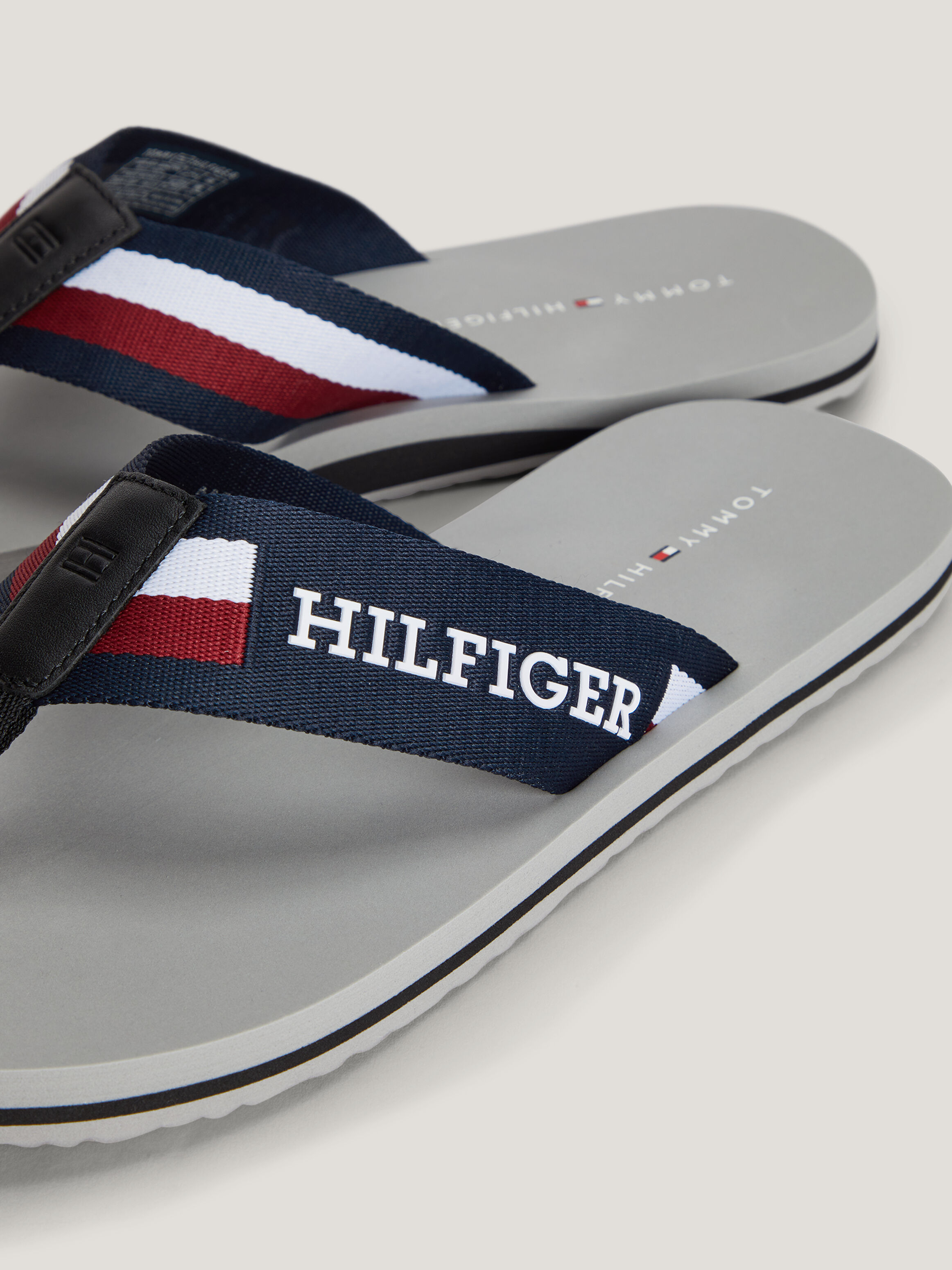 Tommy hilfiger shop flip flops leather