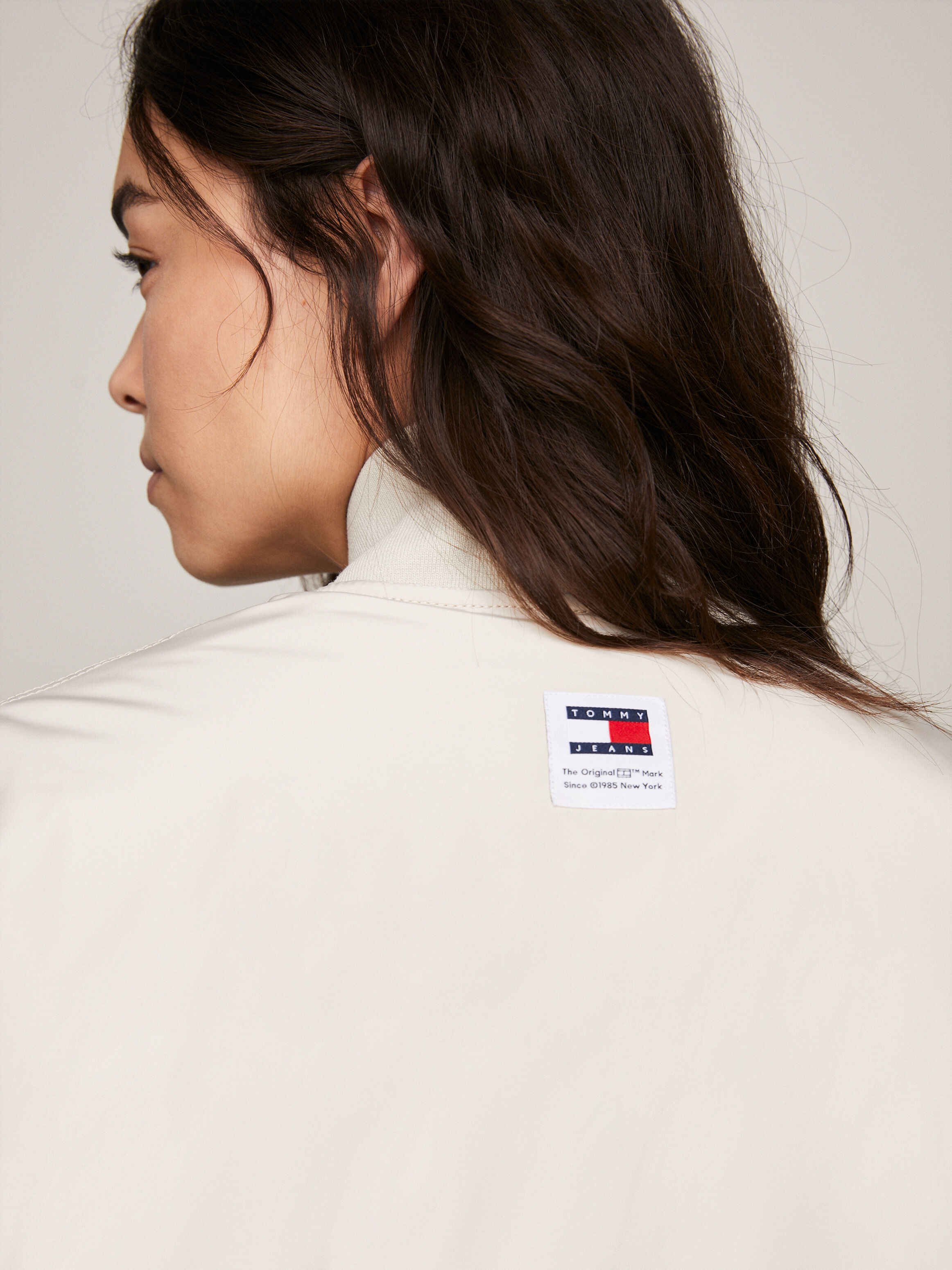 Tommy jeans outline best sale logo scuba bomber jacket