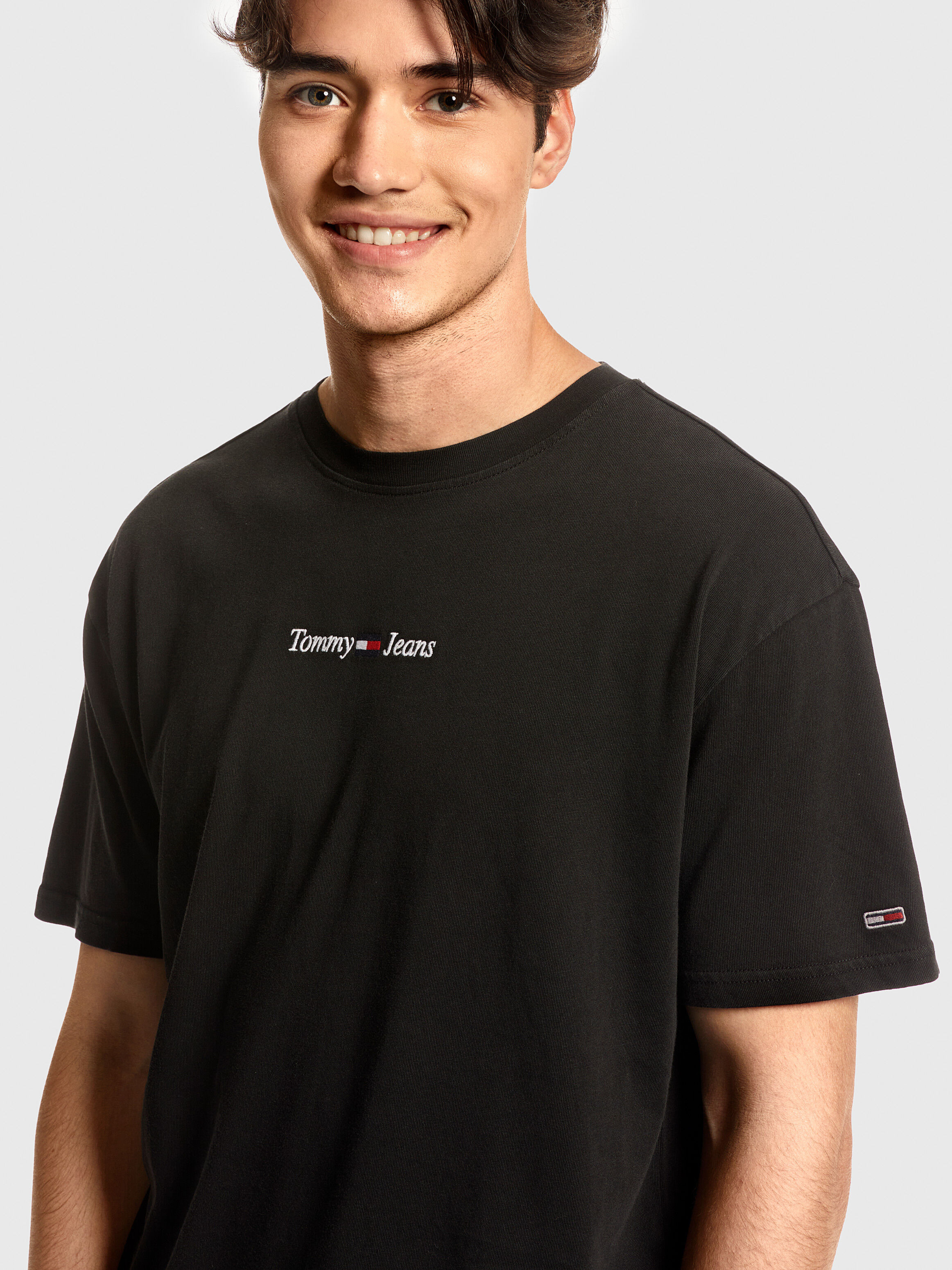 Tommy logo hotsell tee