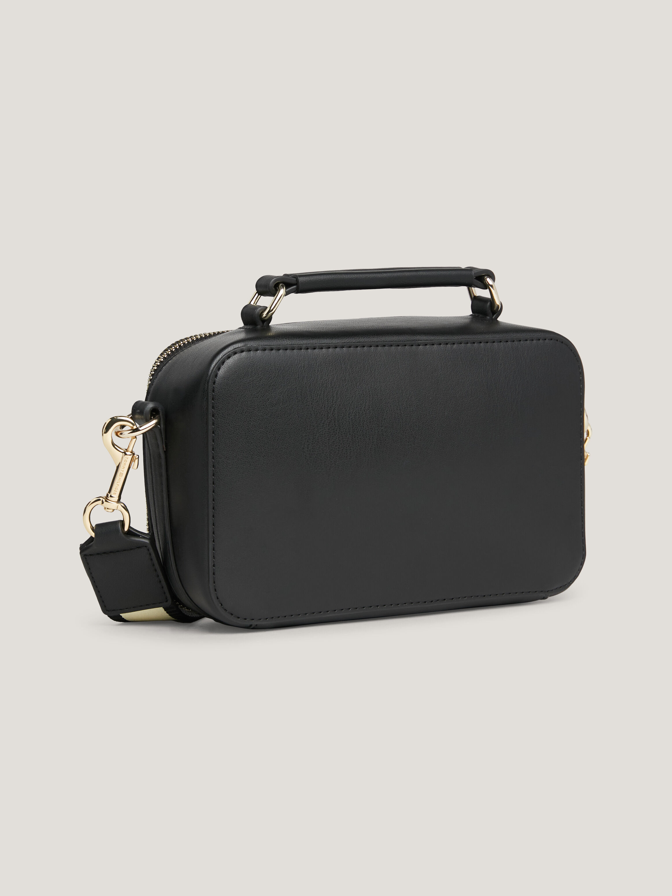 Tommy hilfiger signature best sale crossbody bag