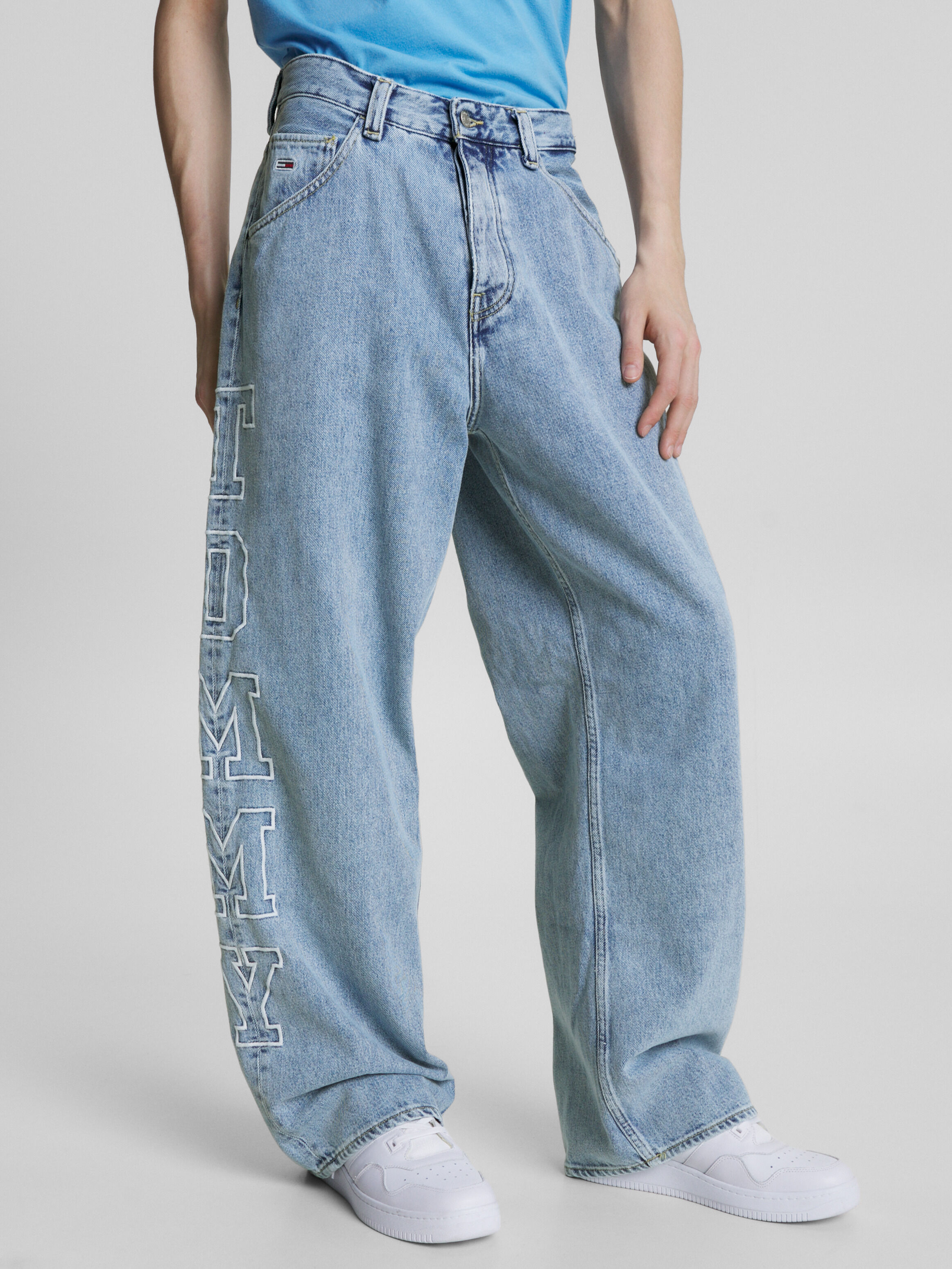 Tommy Jeans TOMMY X SMILEY® AIDEN MONOGRAM DENIM PANT - Relaxed