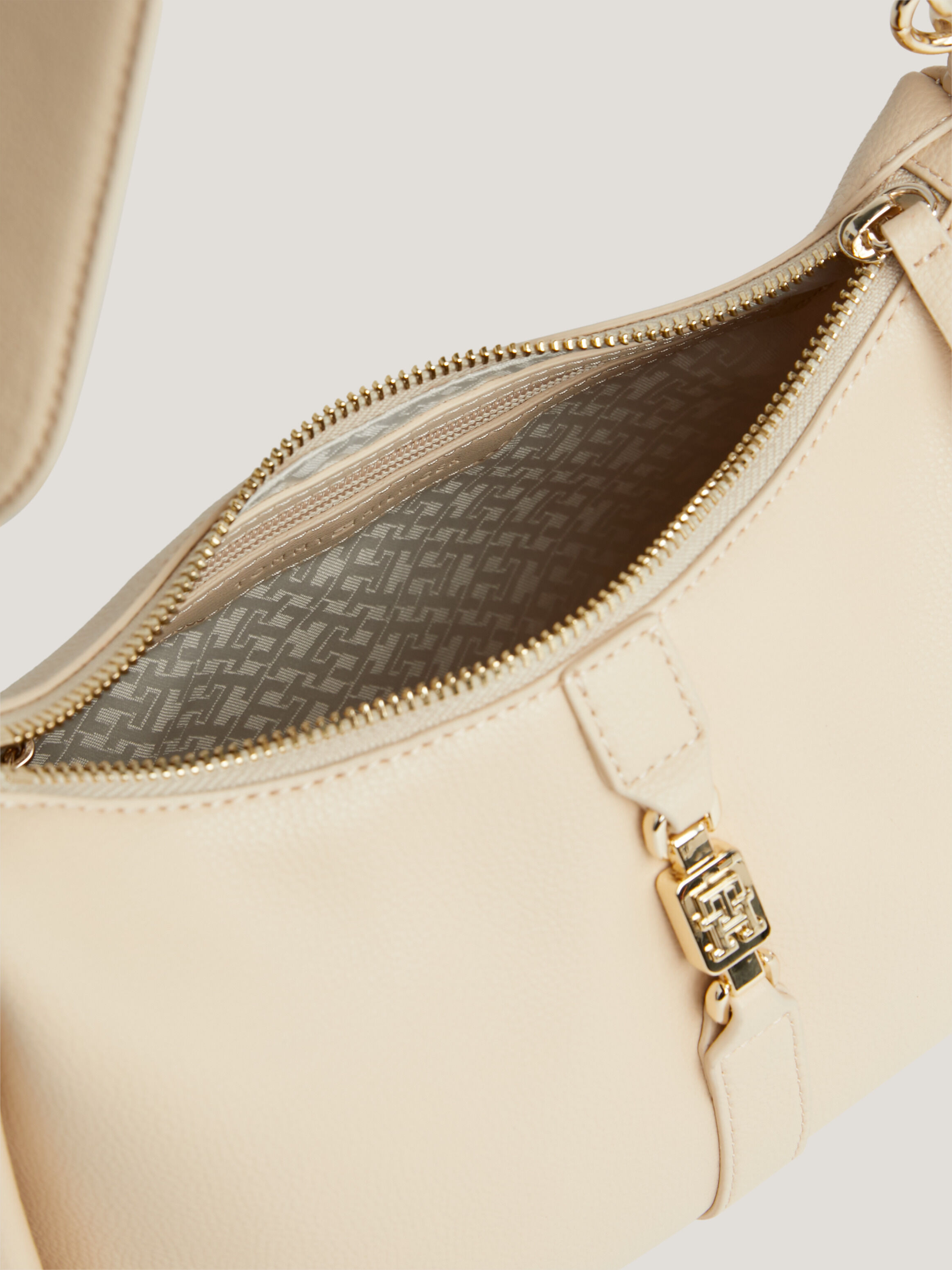 Tommy hilfiger hobo online