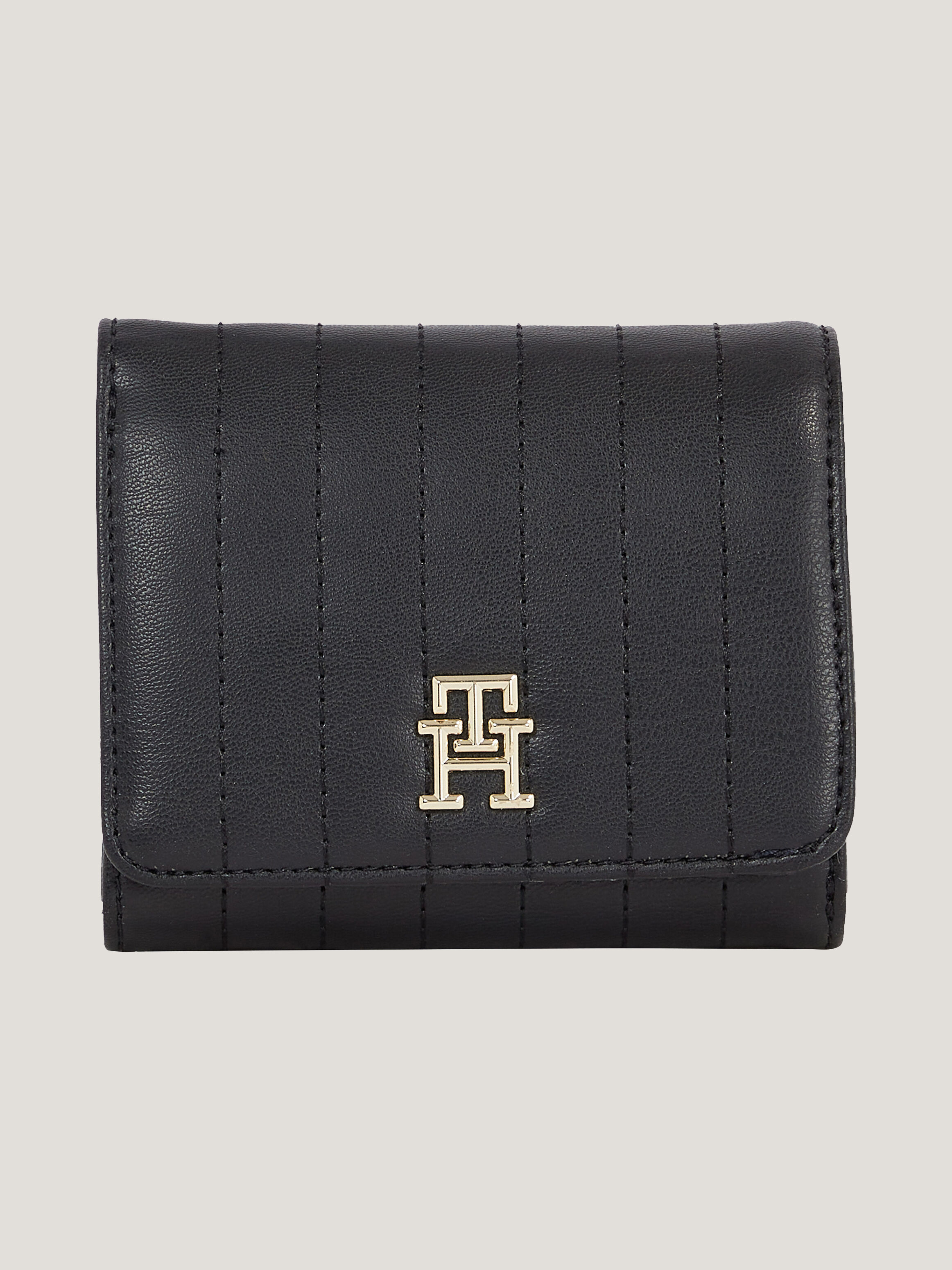 Tommy cheap wallet price