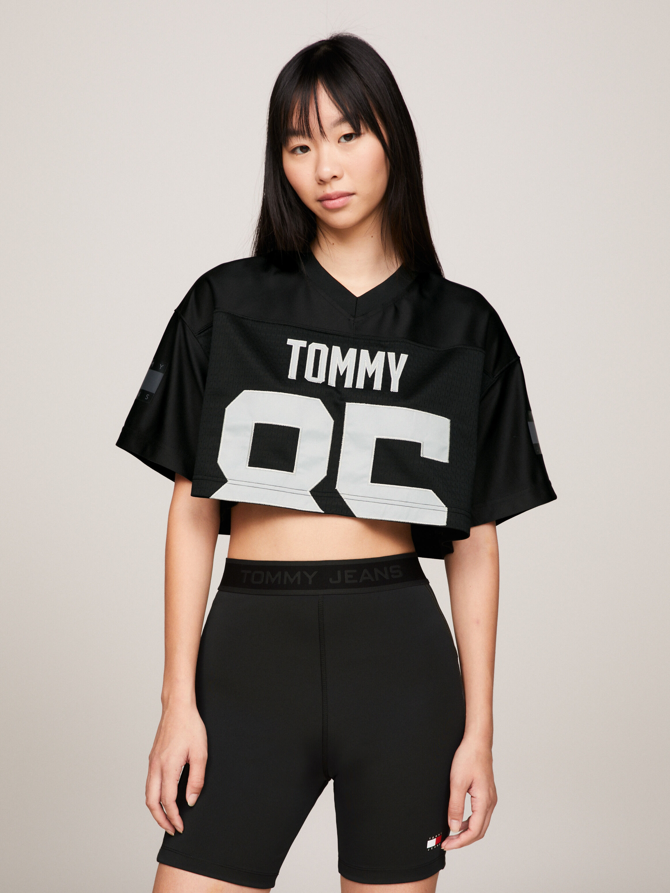 Cropped t best sale shirt tommy hilfiger