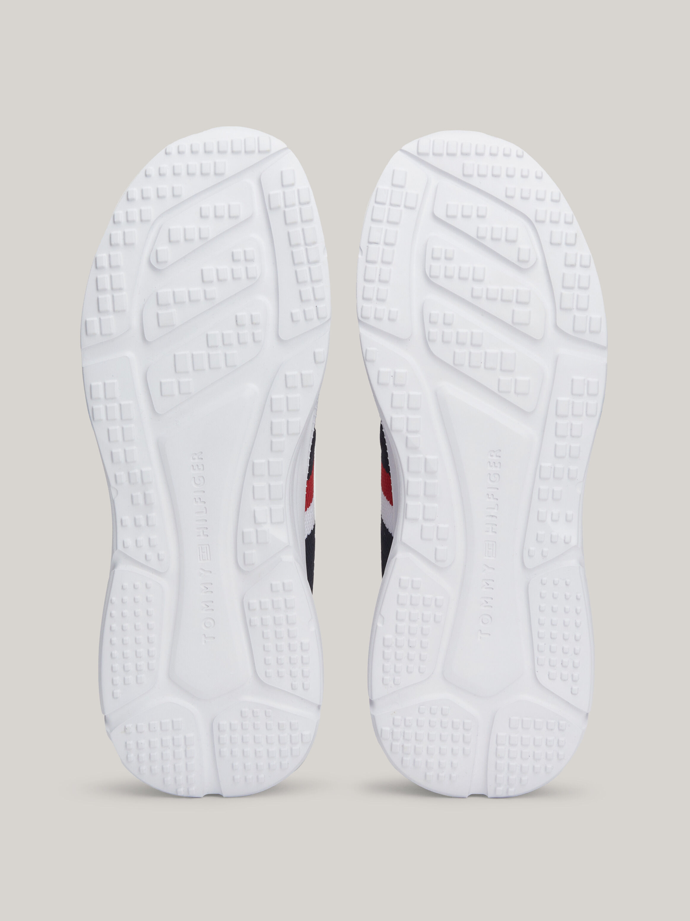 Tommy hilfiger discount men's sparks sneakers