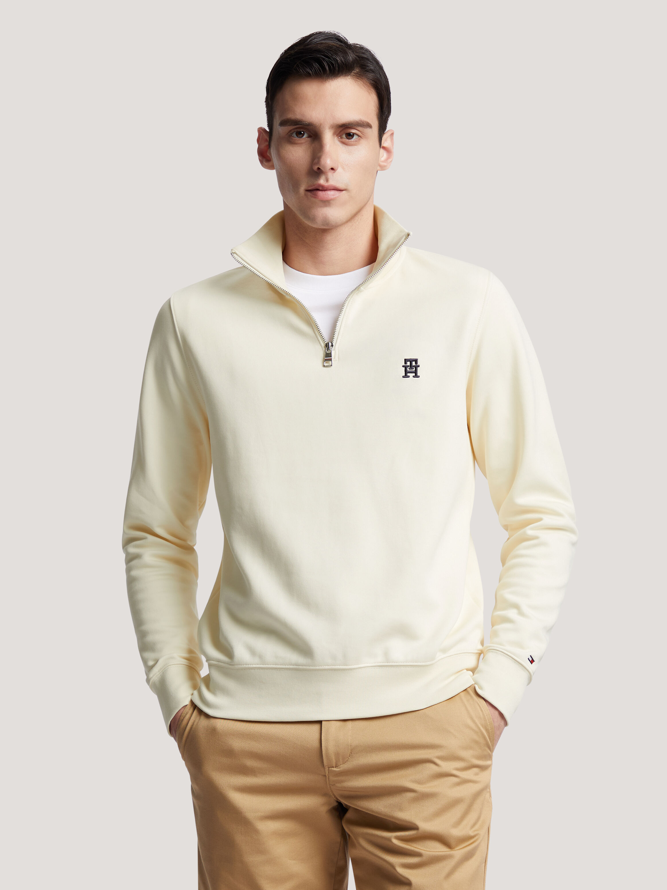 TH Monogram Funnel Neck Sweatshirt natural Tommy Hilfiger Taiwan