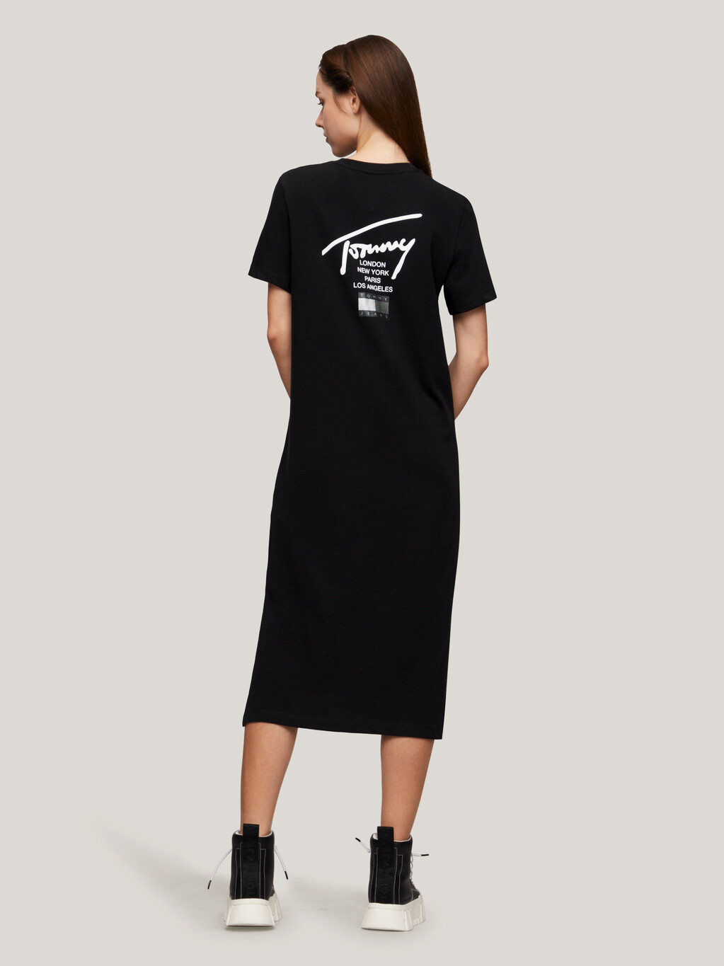現代標誌 T 恤連身裙, Black, hi-res