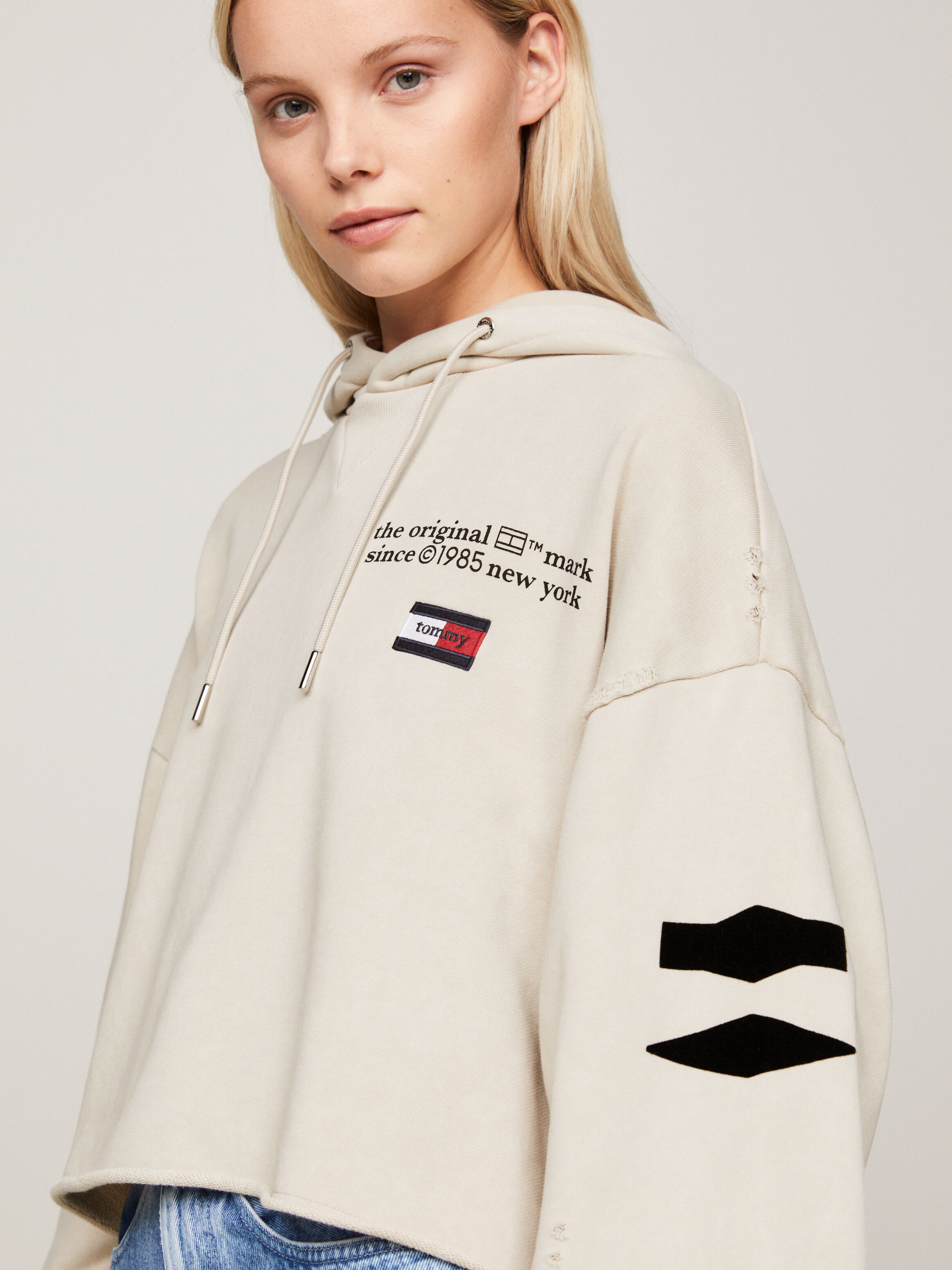 Tommy hilfiger uo exclusive logo tape cropped sweatshirt outlet
