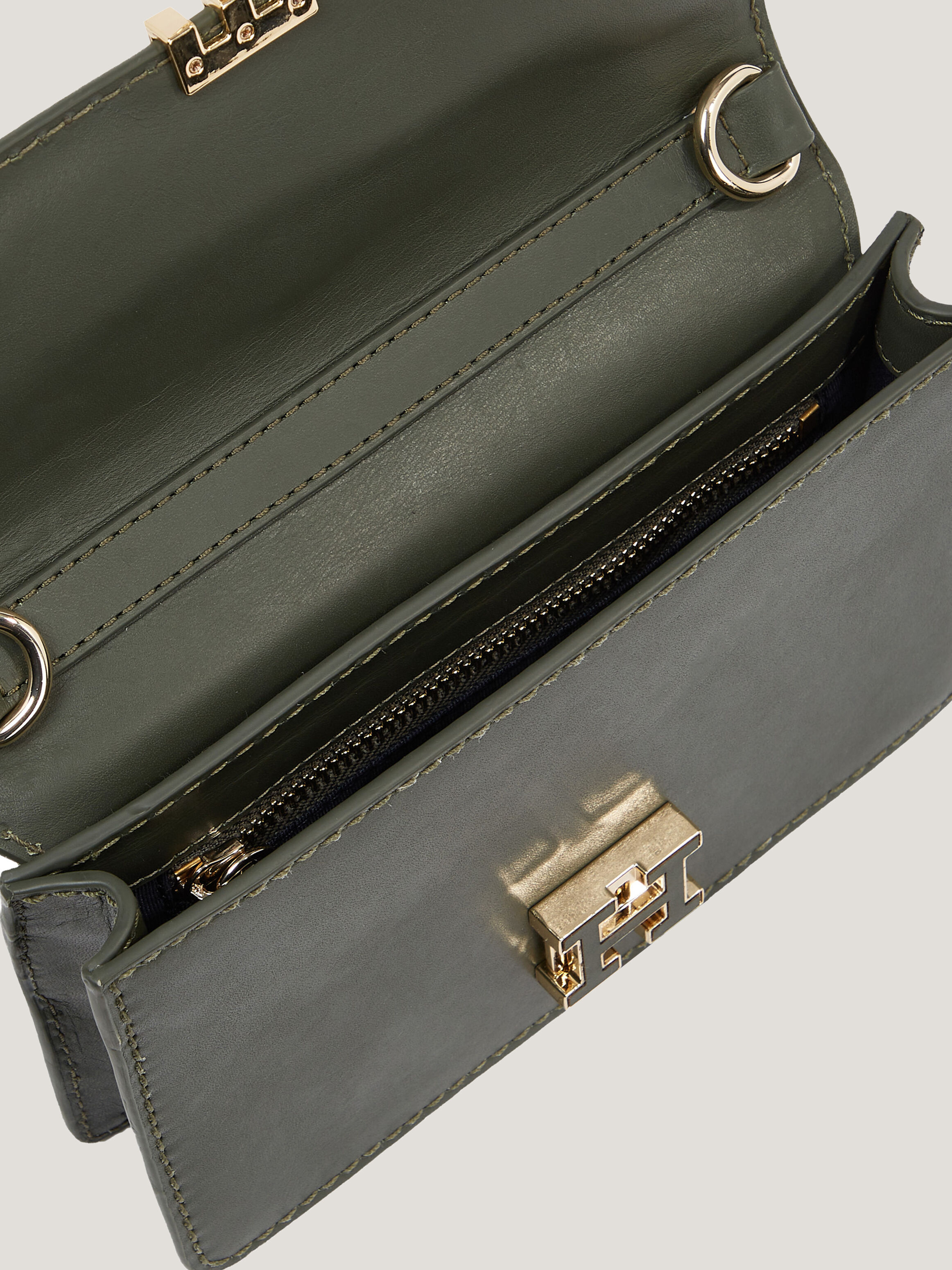 Small bag online with lock