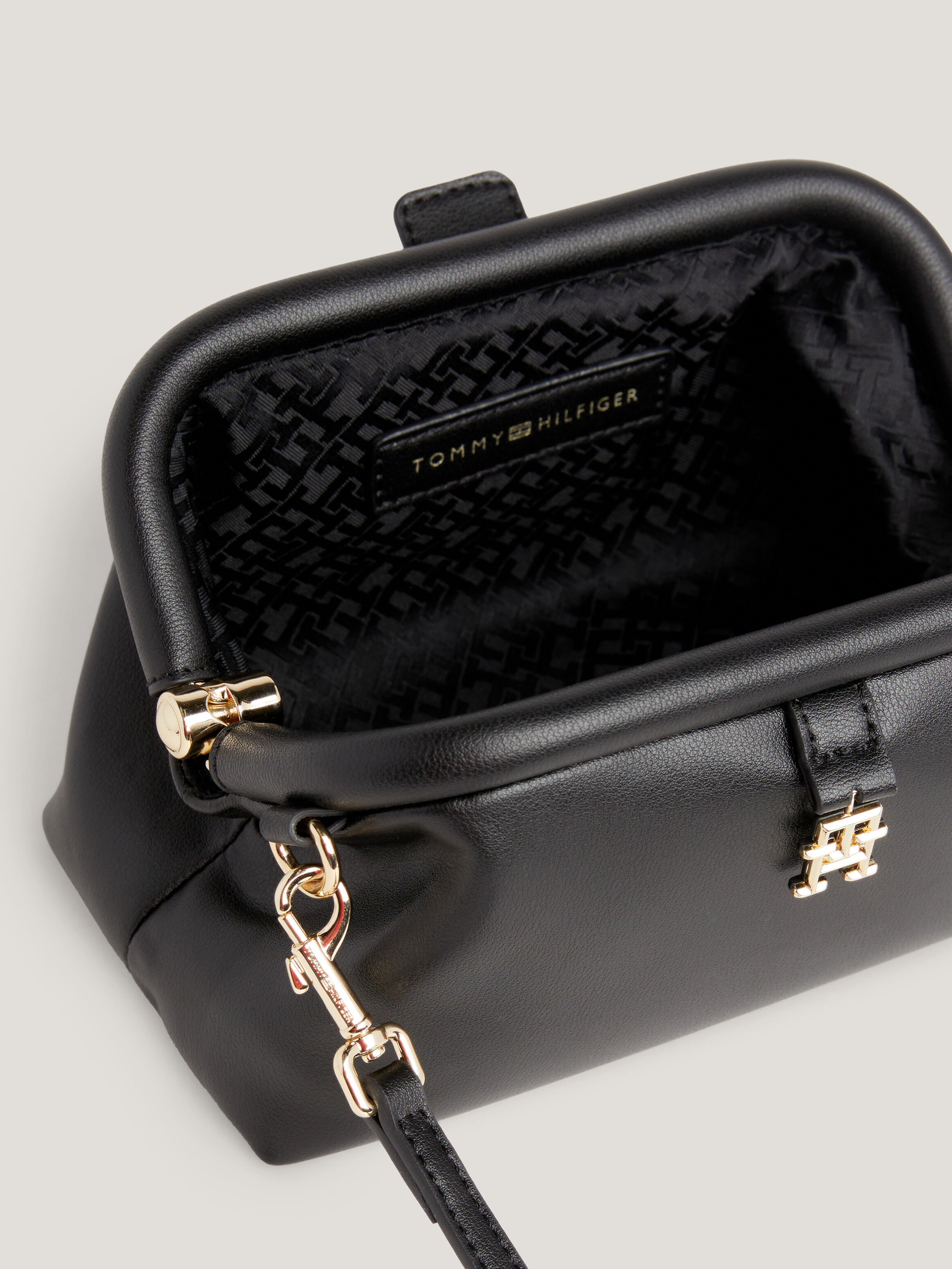 Tommy hilfiger black discount and white bag