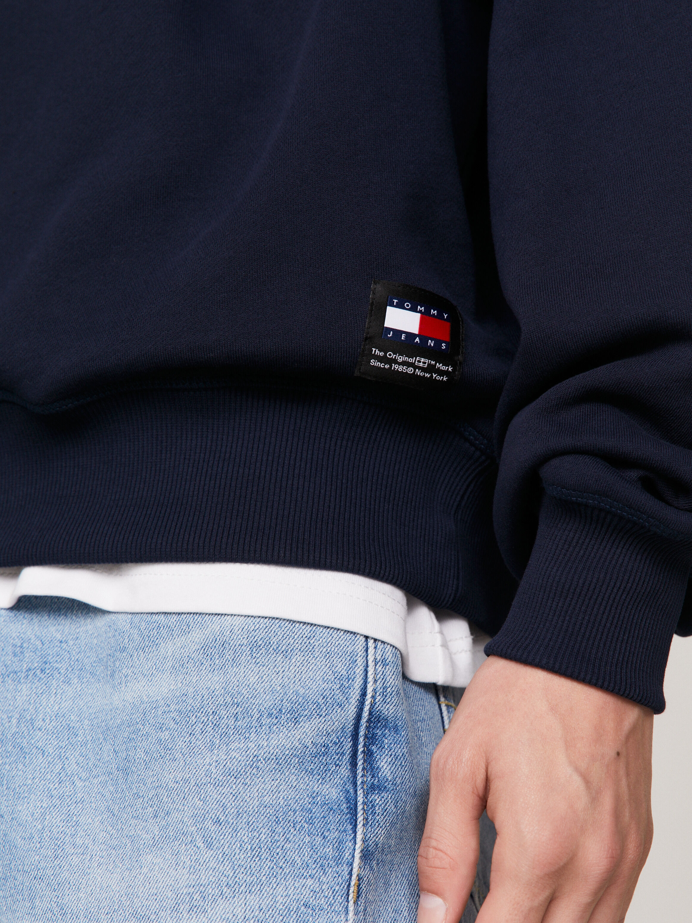 Tommy cropped sweatshirt online