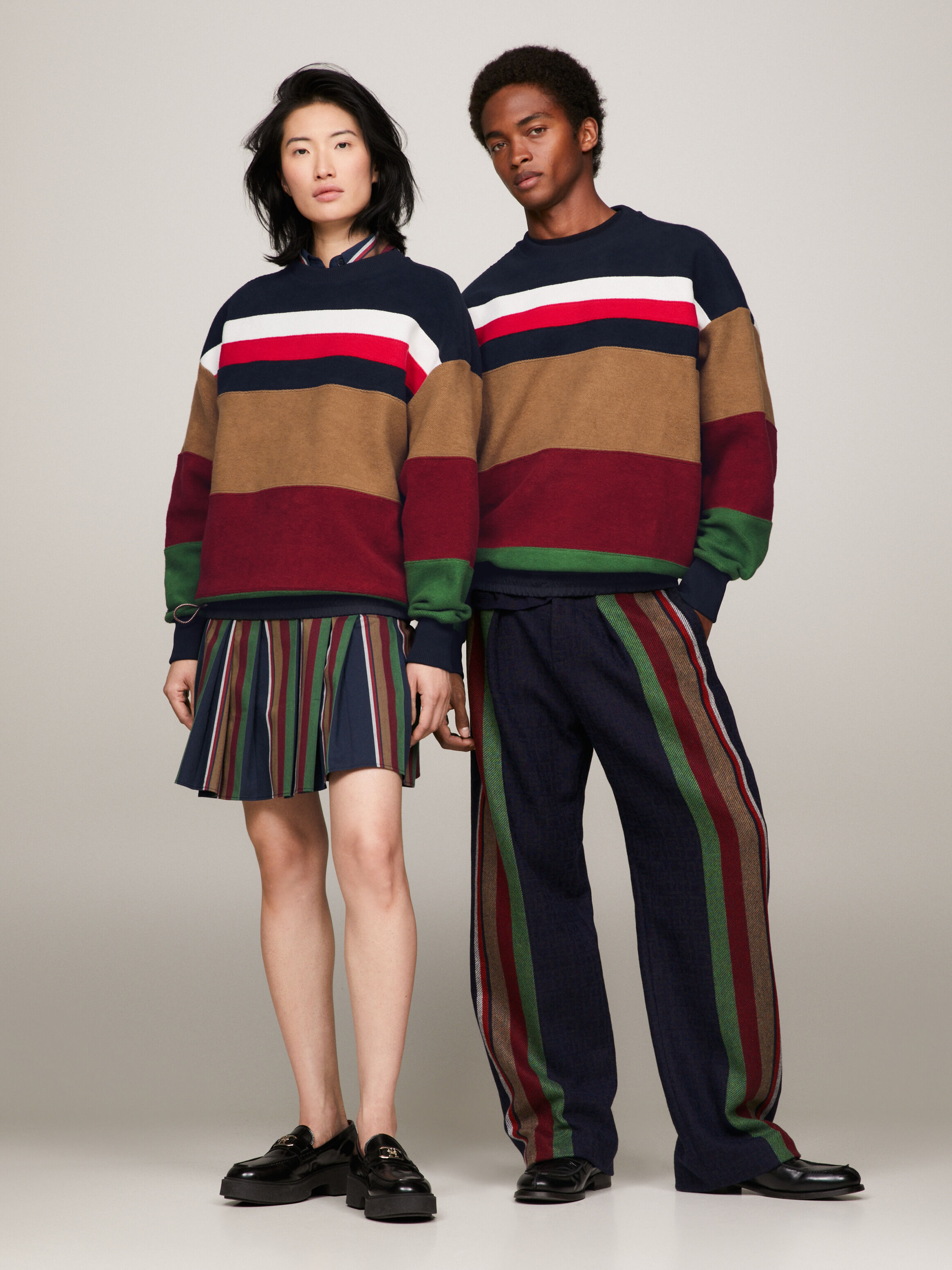Tommy deals oversized sweatshirt