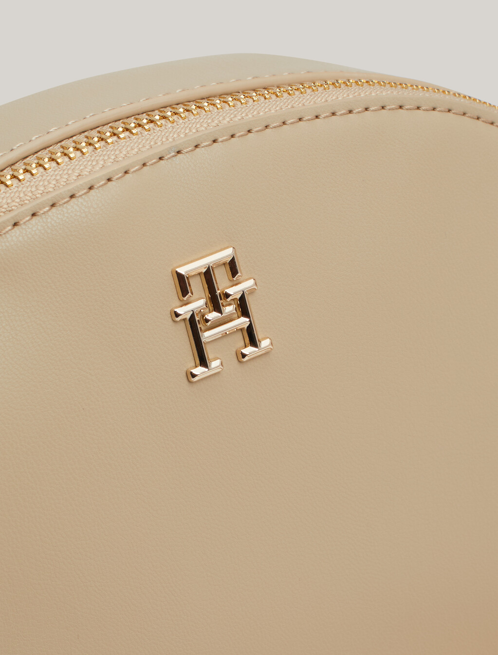 Hilfiger Monotype 半月斜肩包, Beige, hi-res