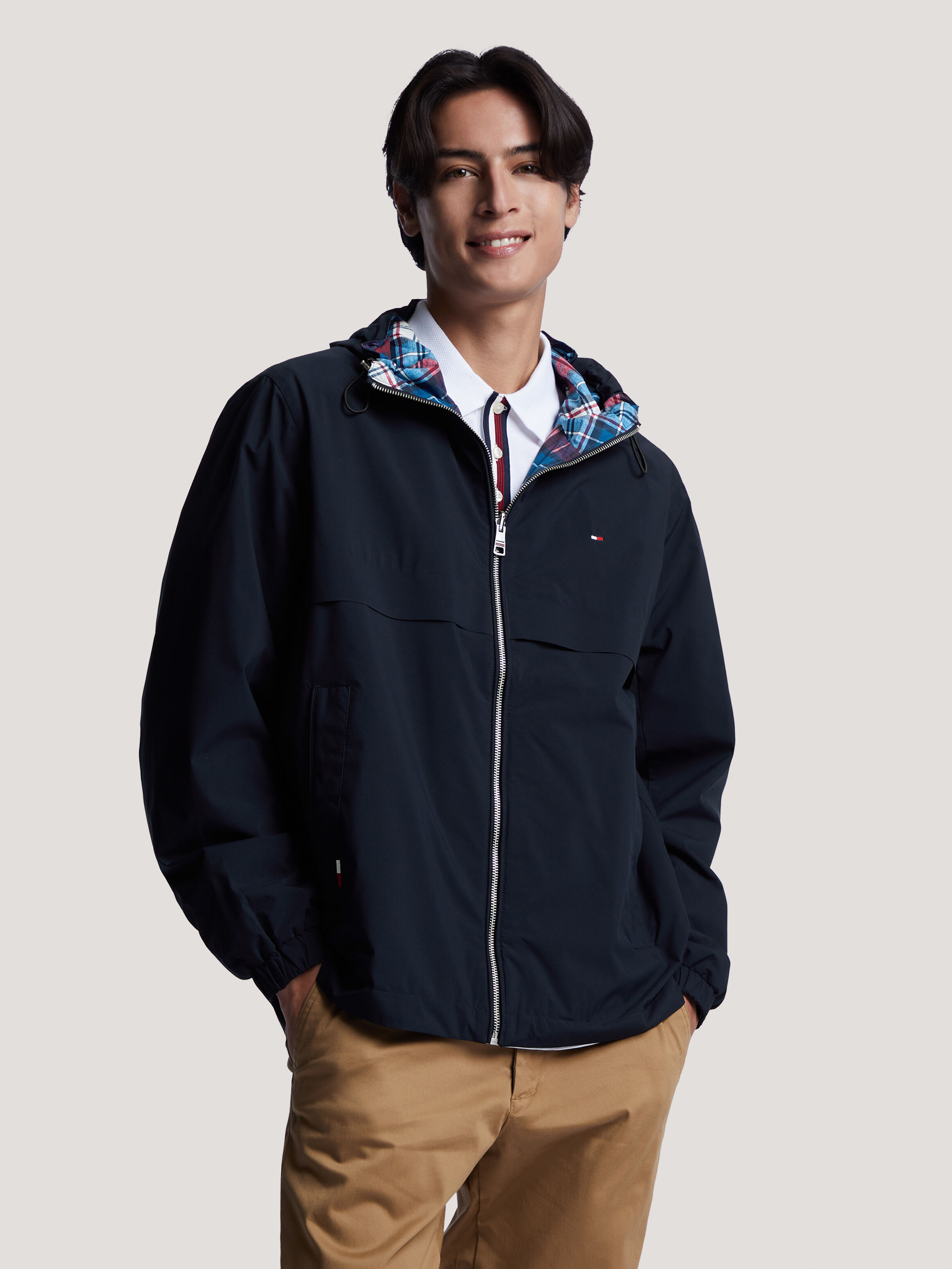 Tommy hilfiger hooded windbreaker online