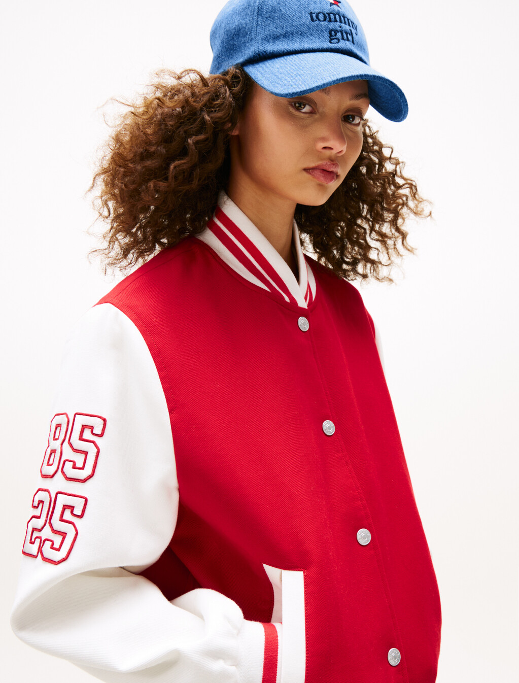 Tommy Girl 後背標誌超寬鬆棒球外套, Primary Red / Ecru, hi-res