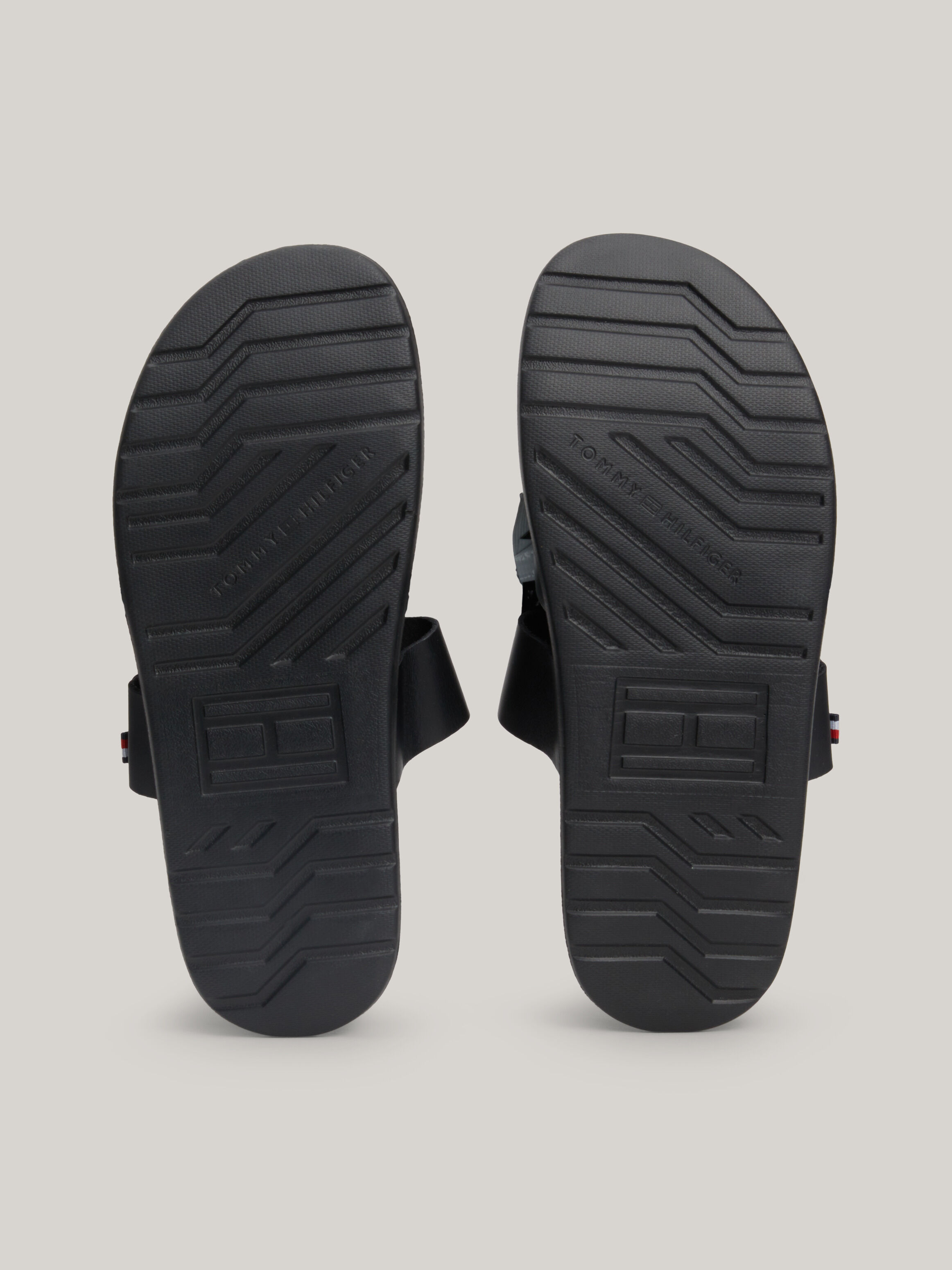 Tommy hilfiger hotsell sandals 219