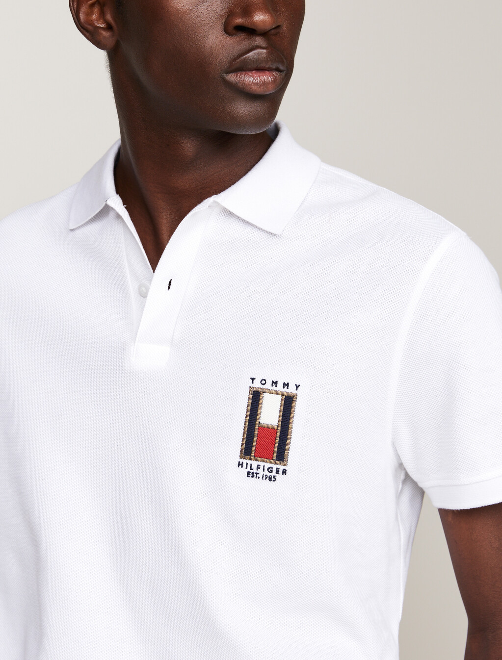 標準版型垂直旗幟 Polo 衫, White, hi-res