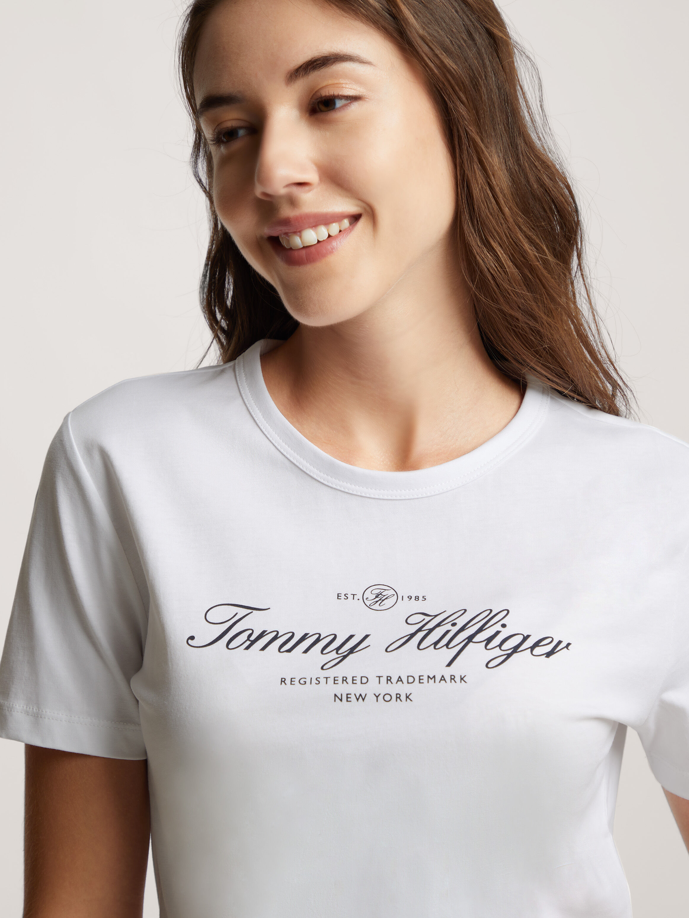 Tommy hilfiger flag script tee shop