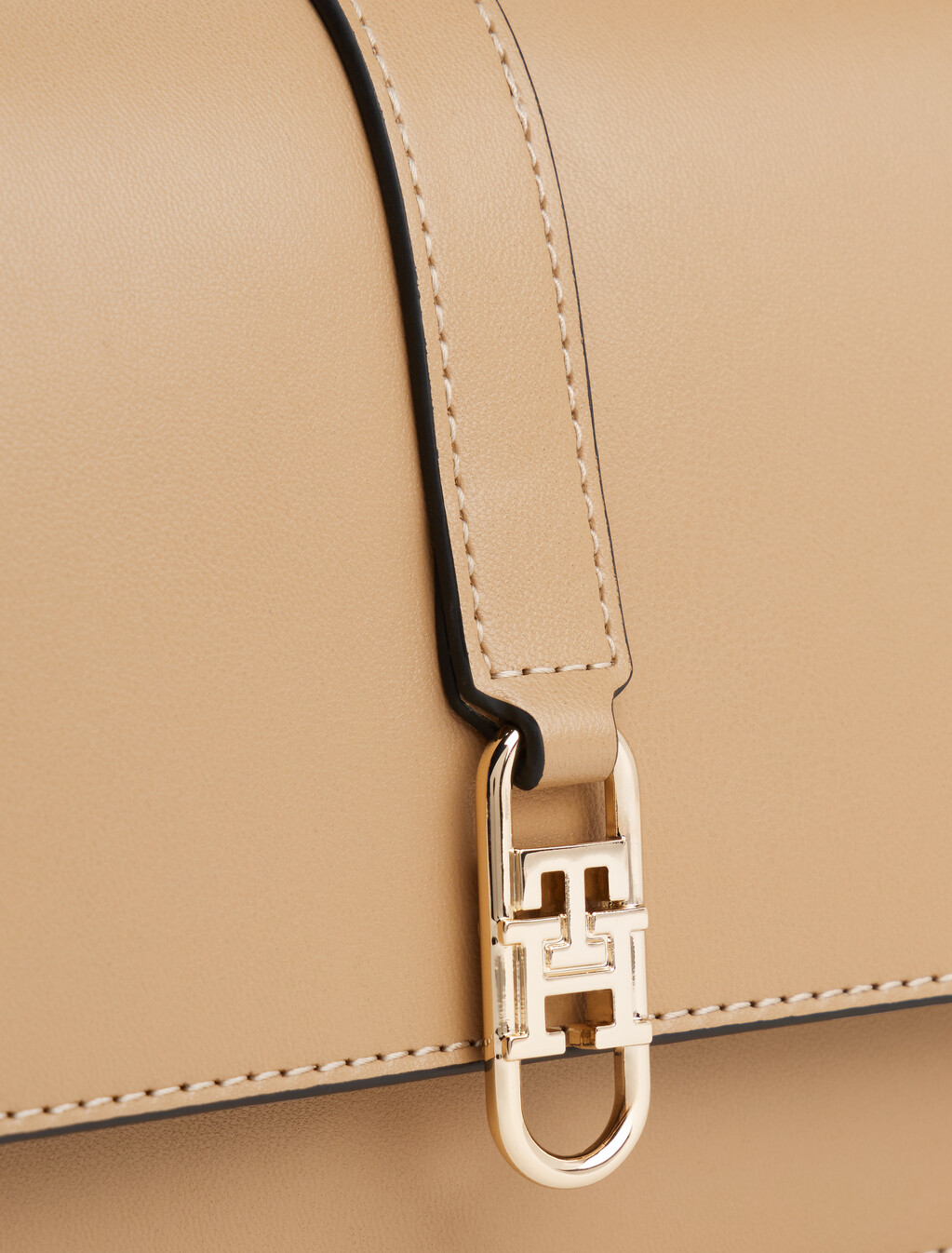 TH Monogram 翻蓋斜肩包, Safari Canvas, hi-res