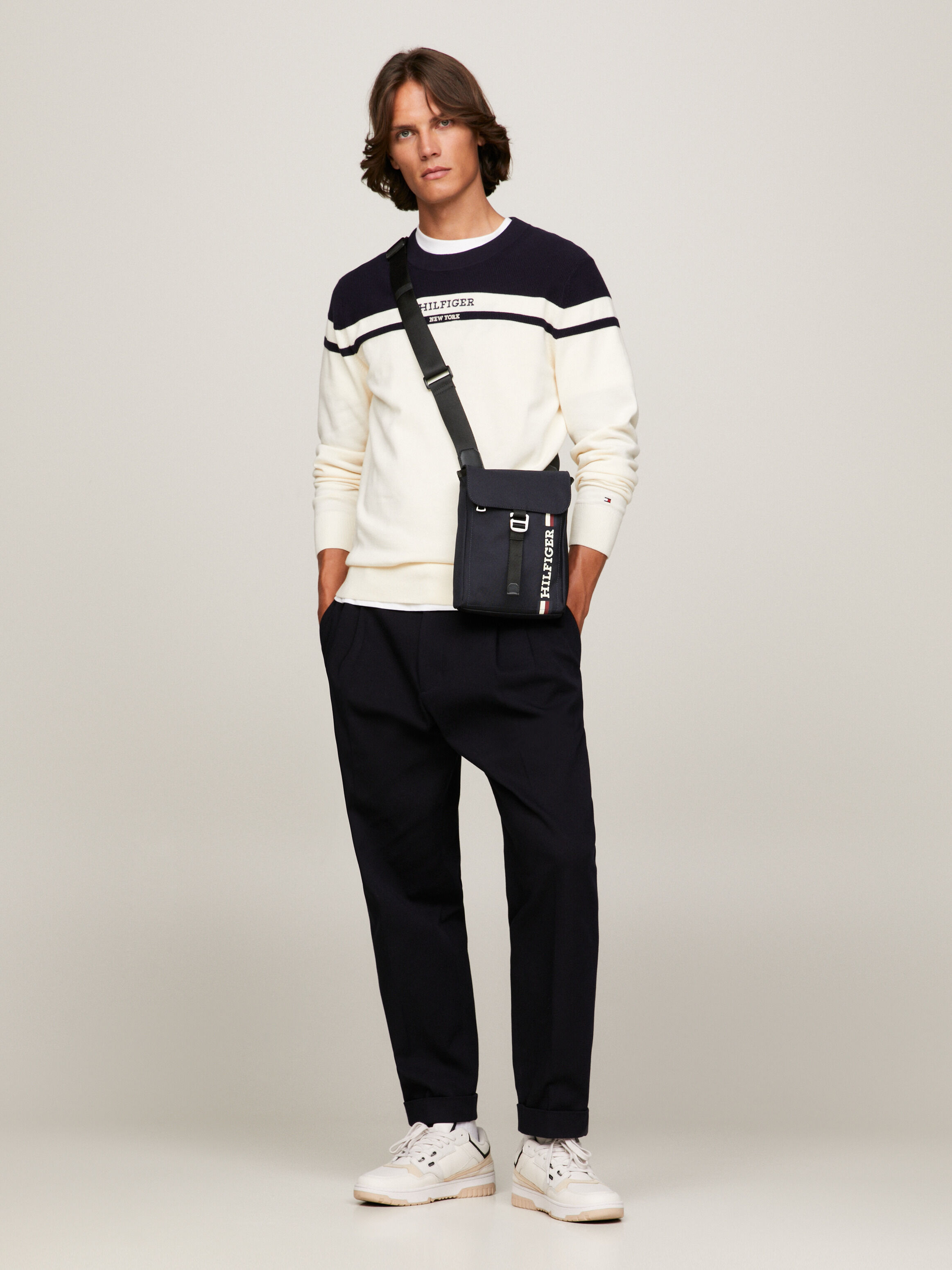 Tommy hilfiger mini reporter bag outlet