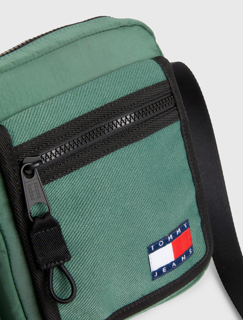 Recycled Nylon Reporter Bag, Urban Green, hi-res